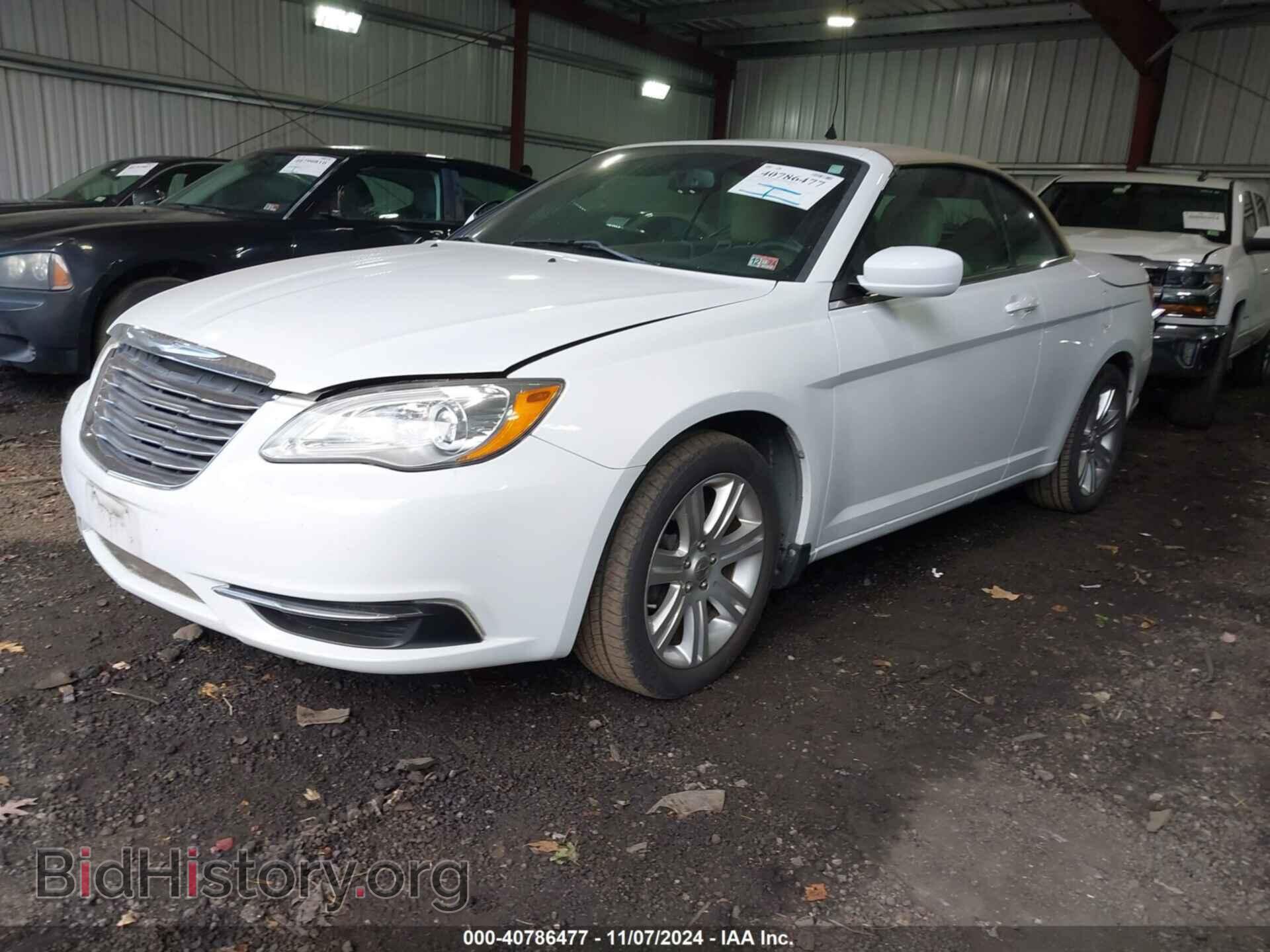 2013 CHRYSLER 200 - VIN: 1C3BCBEBXDN595930 - Фото 2