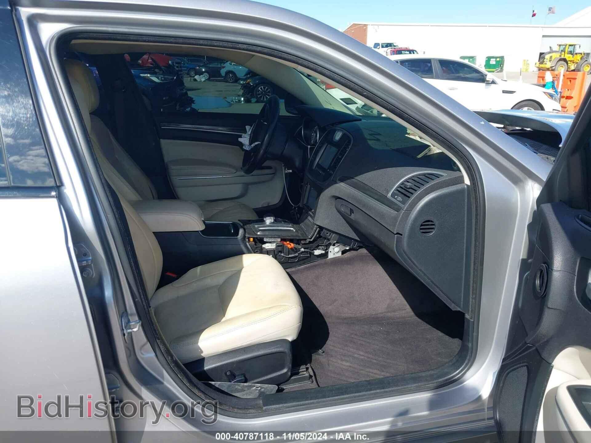 2017 CHRYSLER 300 - VIN: 2C3CCAAGXHH661956 - Фото 5