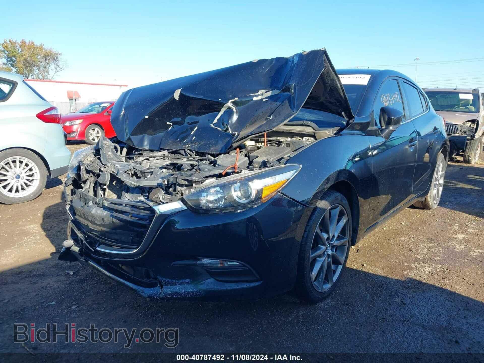 2018 MAZDA MAZDA3 - VIN: 3MZBN1L39JM182122 - Фото 2
