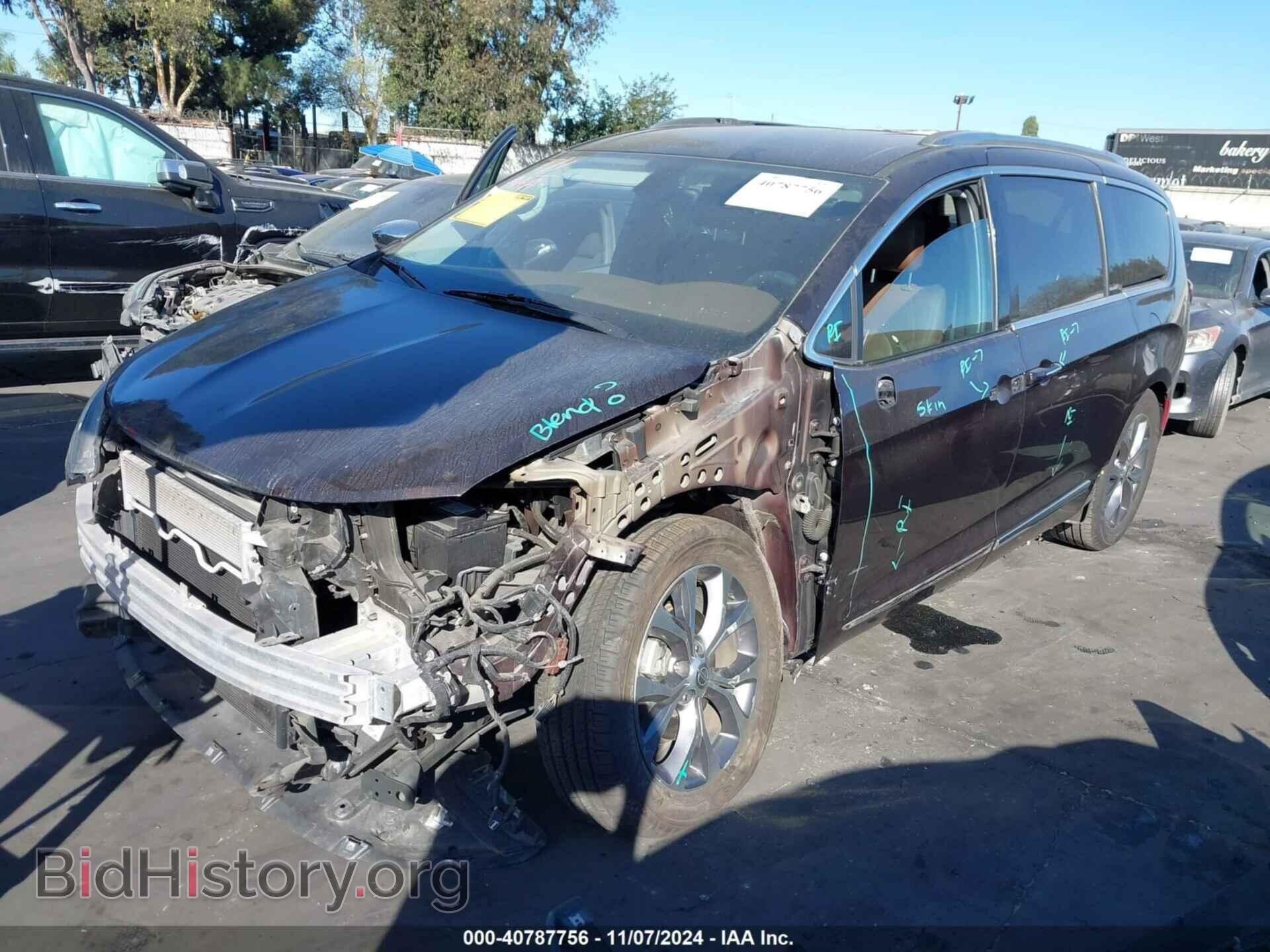 2017 CHRYSLER PACIFICA - VIN: 2C4RC1GG3HR635495 - Photo 2