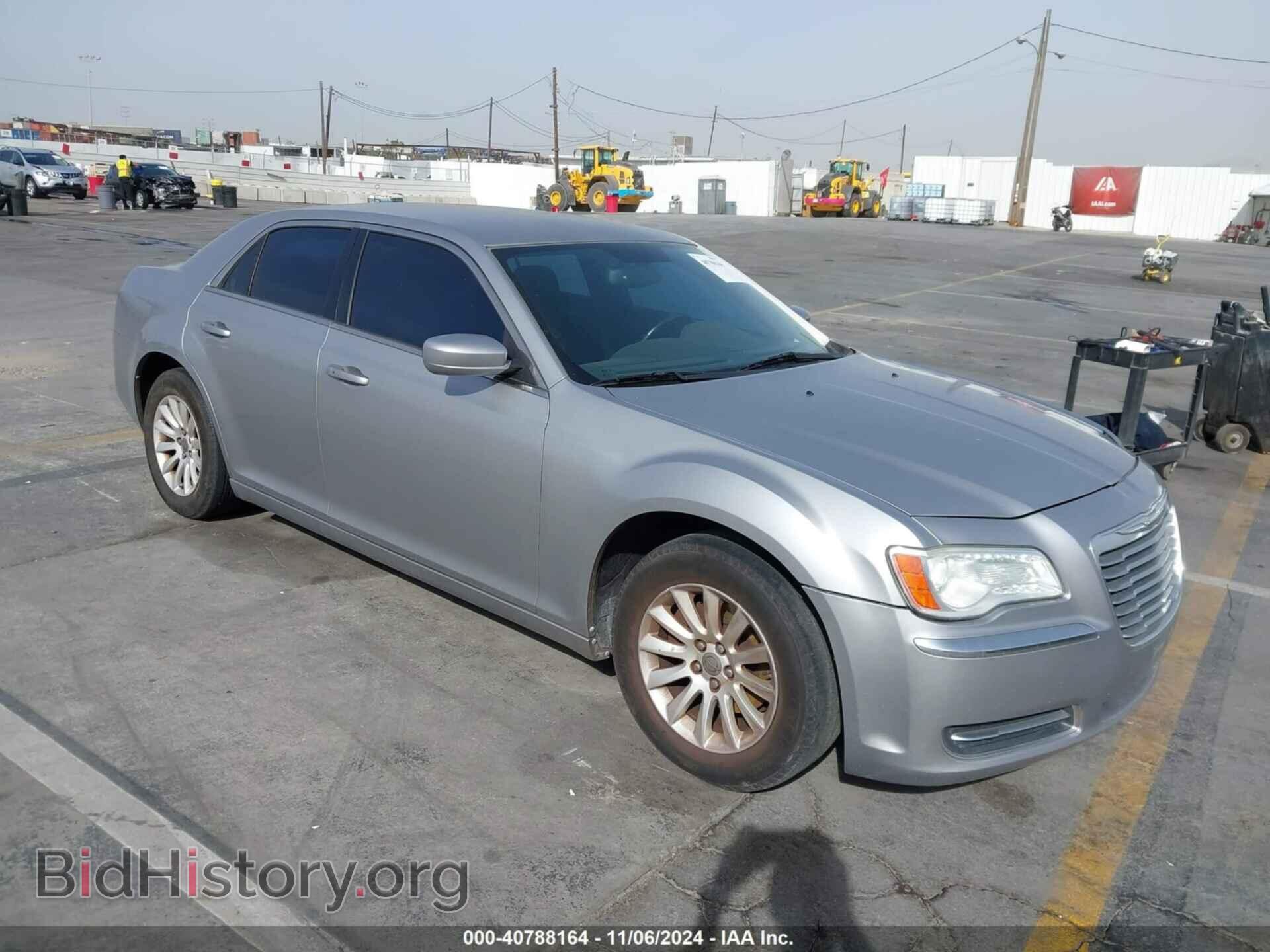Photo 2C3CA4CG5BH549125 - CHRYSLER 300 2011