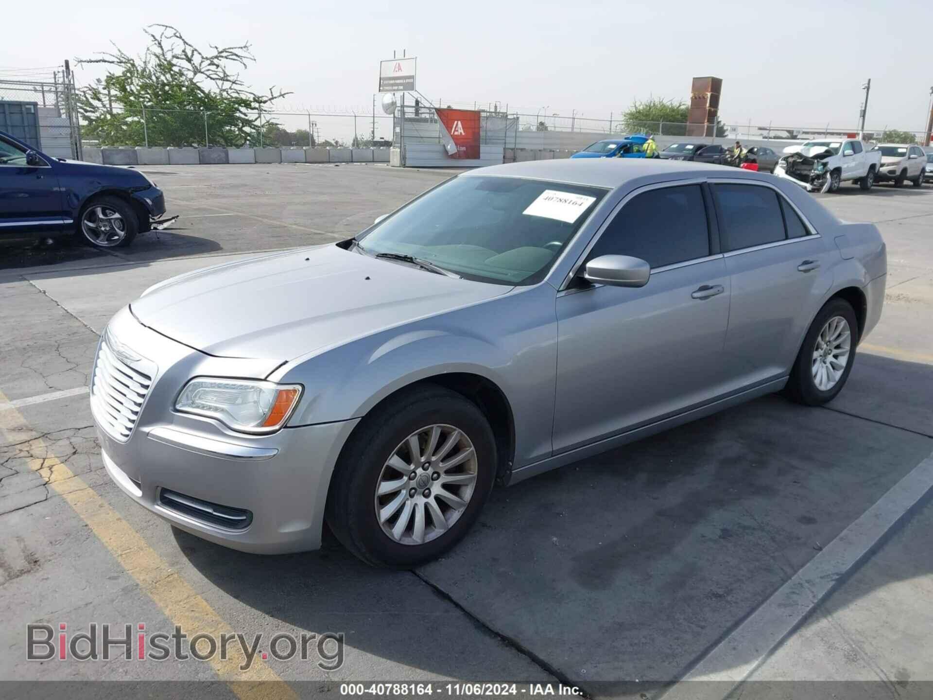 2011 CHRYSLER 300 - VIN: 2C3CA4CG5BH549125 - Photo 2