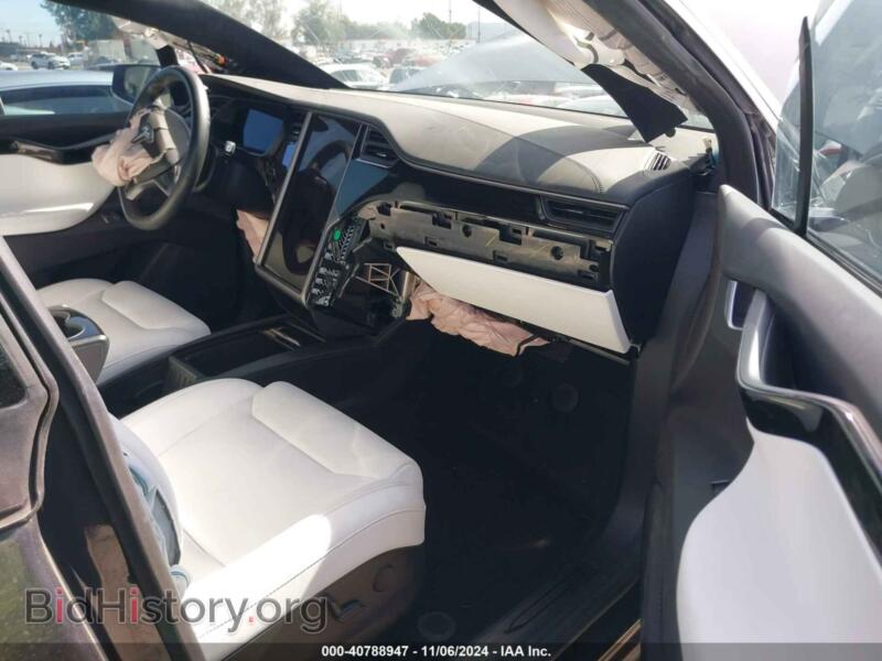 2018 Tesla MODEL X (VIN 5YJXCAE27JF119611) — photo 5 of 18