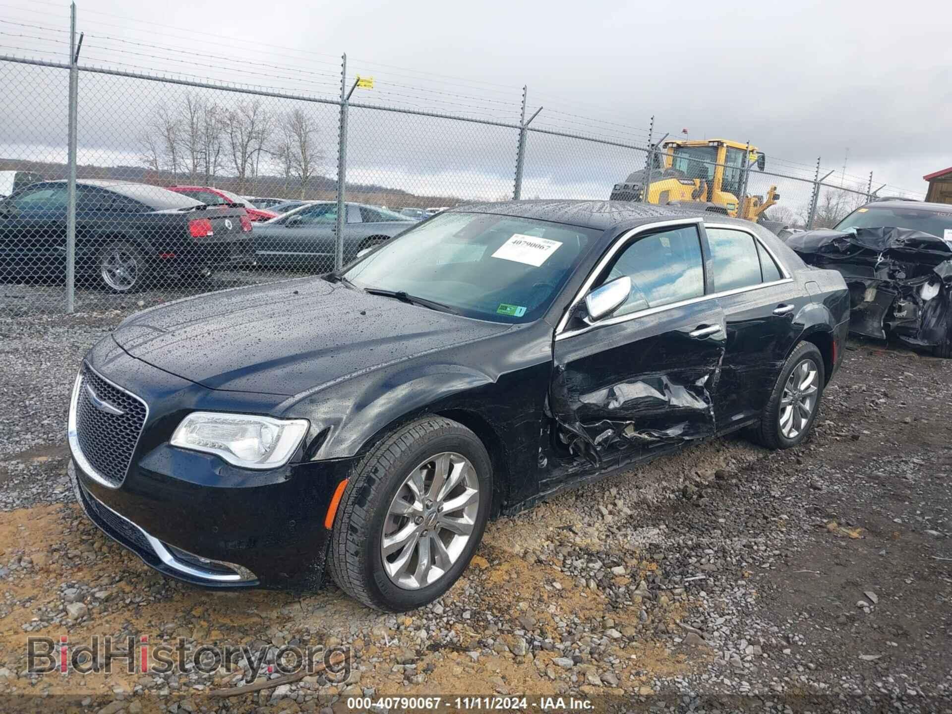 2019 CHRYSLER 300 - VIN: 2C3CCAKG5KH537115 - Фото 2