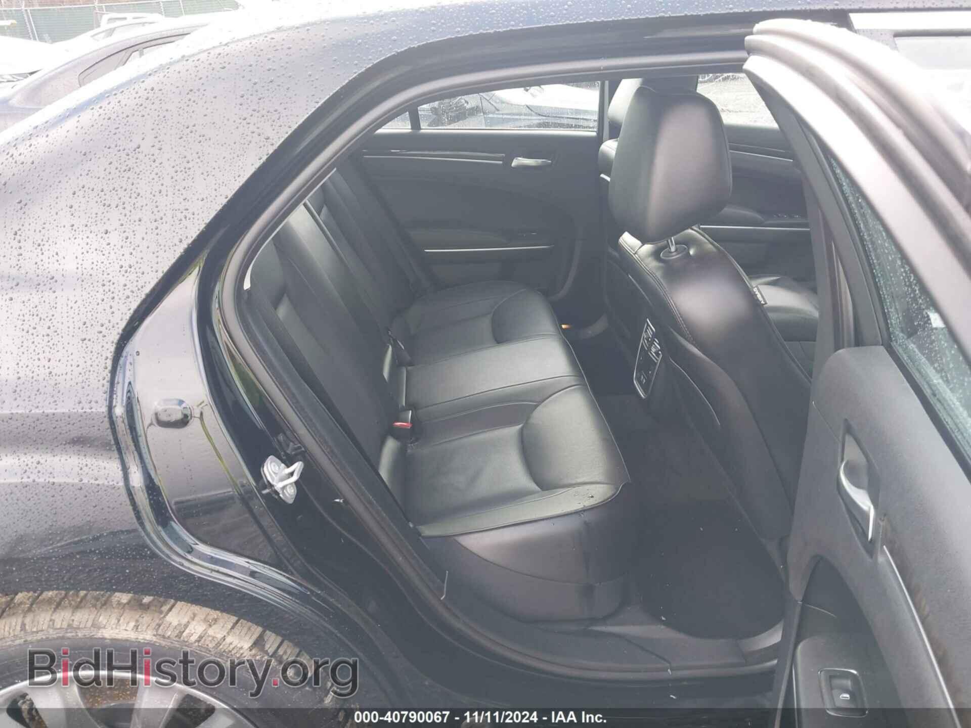 2019 CHRYSLER 300 - VIN: 2C3CCAKG5KH537115 - Фото 8