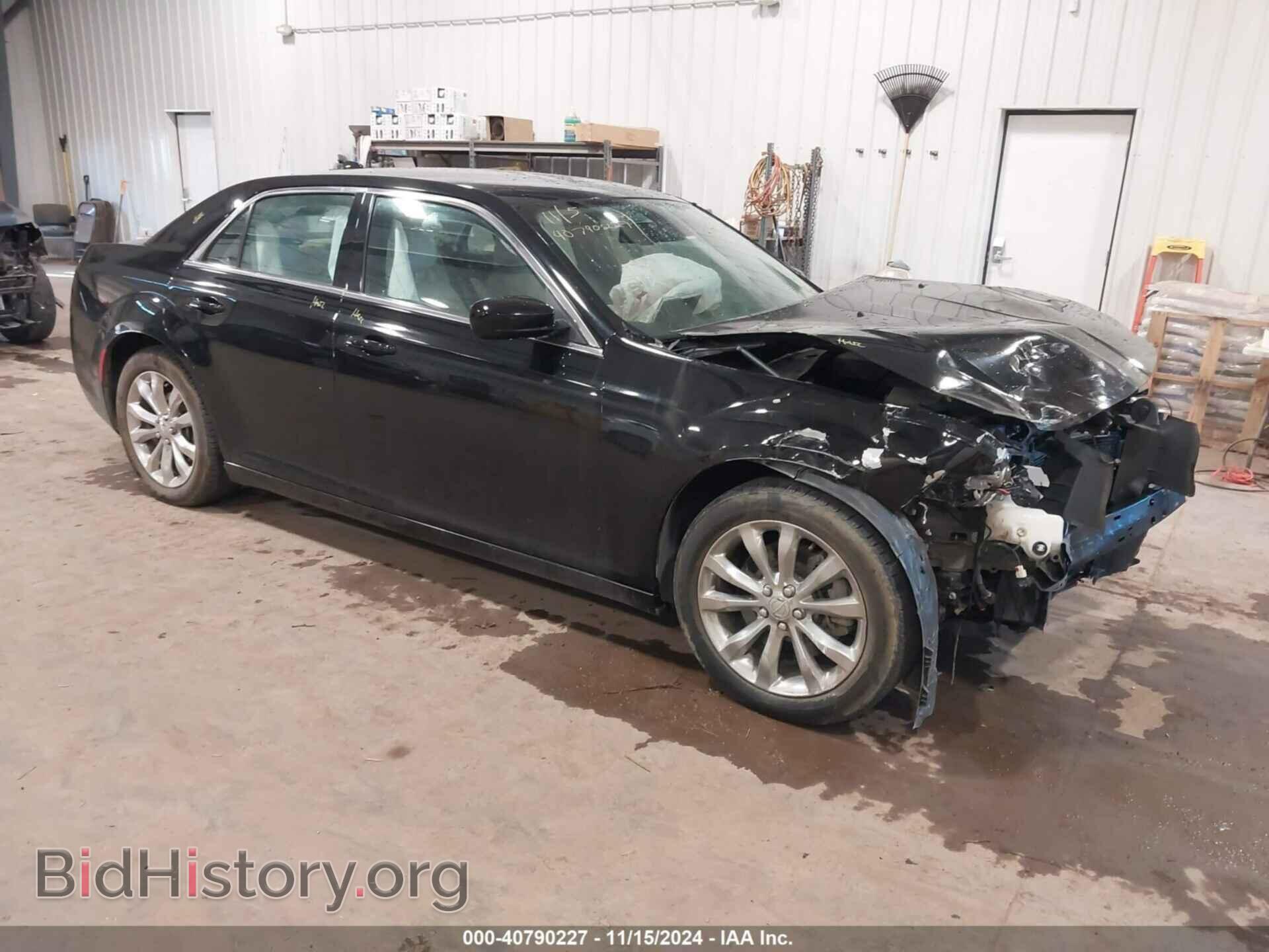 Photo 2C3CCARG1HH610365 - CHRYSLER 300 2017