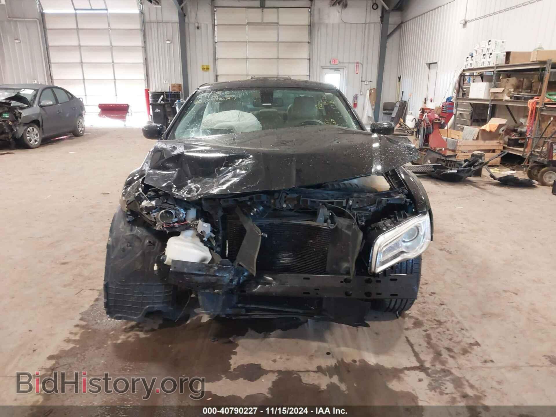 2017 CHRYSLER 300 - VIN: 2C3CCARG1HH610365 - Фото 12