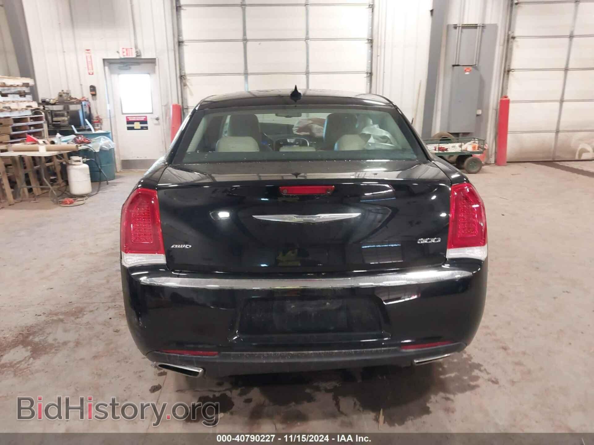 2017 CHRYSLER 300 - VIN: 2C3CCARG1HH610365 - Фото 16