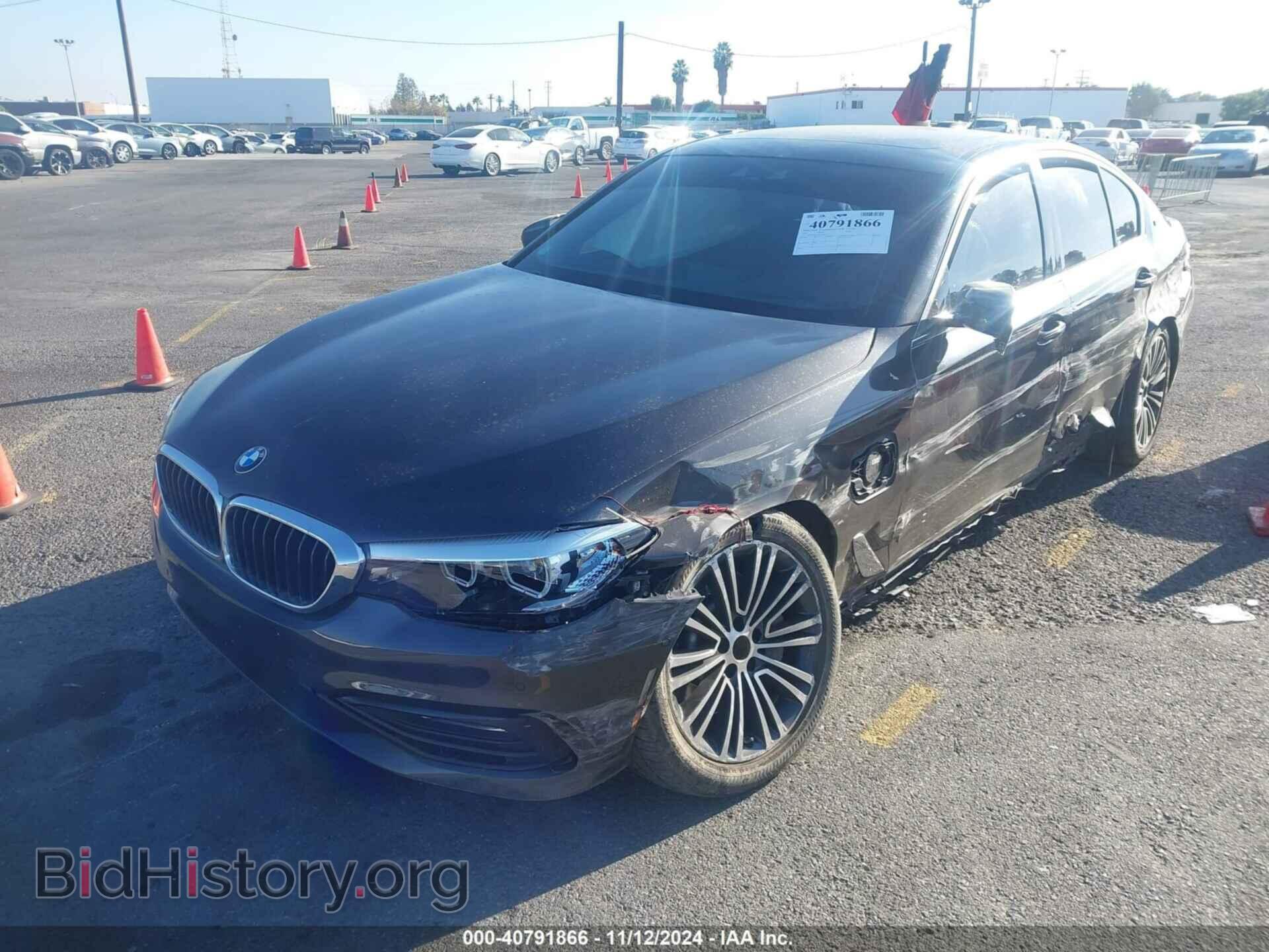 2018 BMW 530E - VIN: WBAJA9C52JB249836 - Фото 2