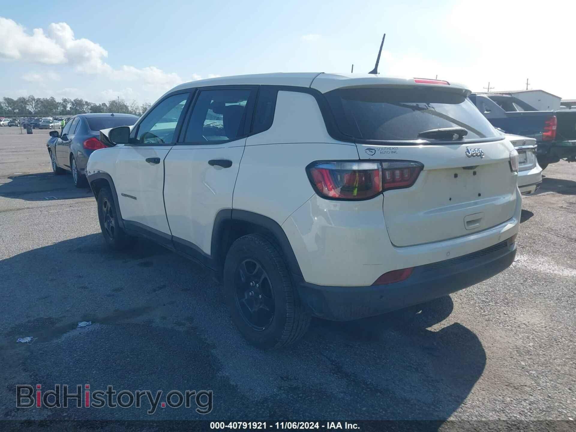 2018 JEEP COMPASS - VIN: 3C4NJCAB5JT263304 - Фото 3