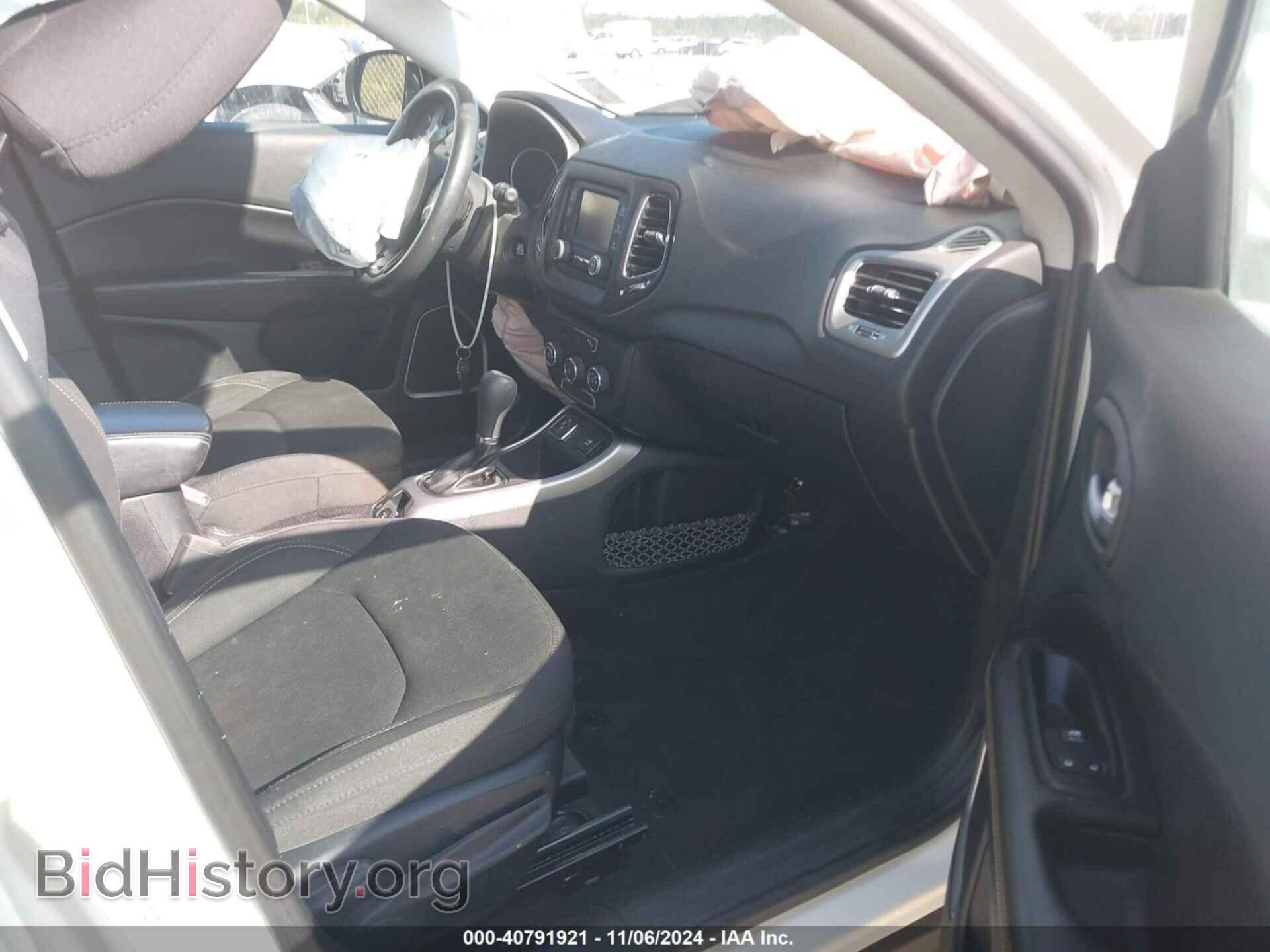 2018 JEEP COMPASS - VIN: 3C4NJCAB5JT263304 - Фото 5