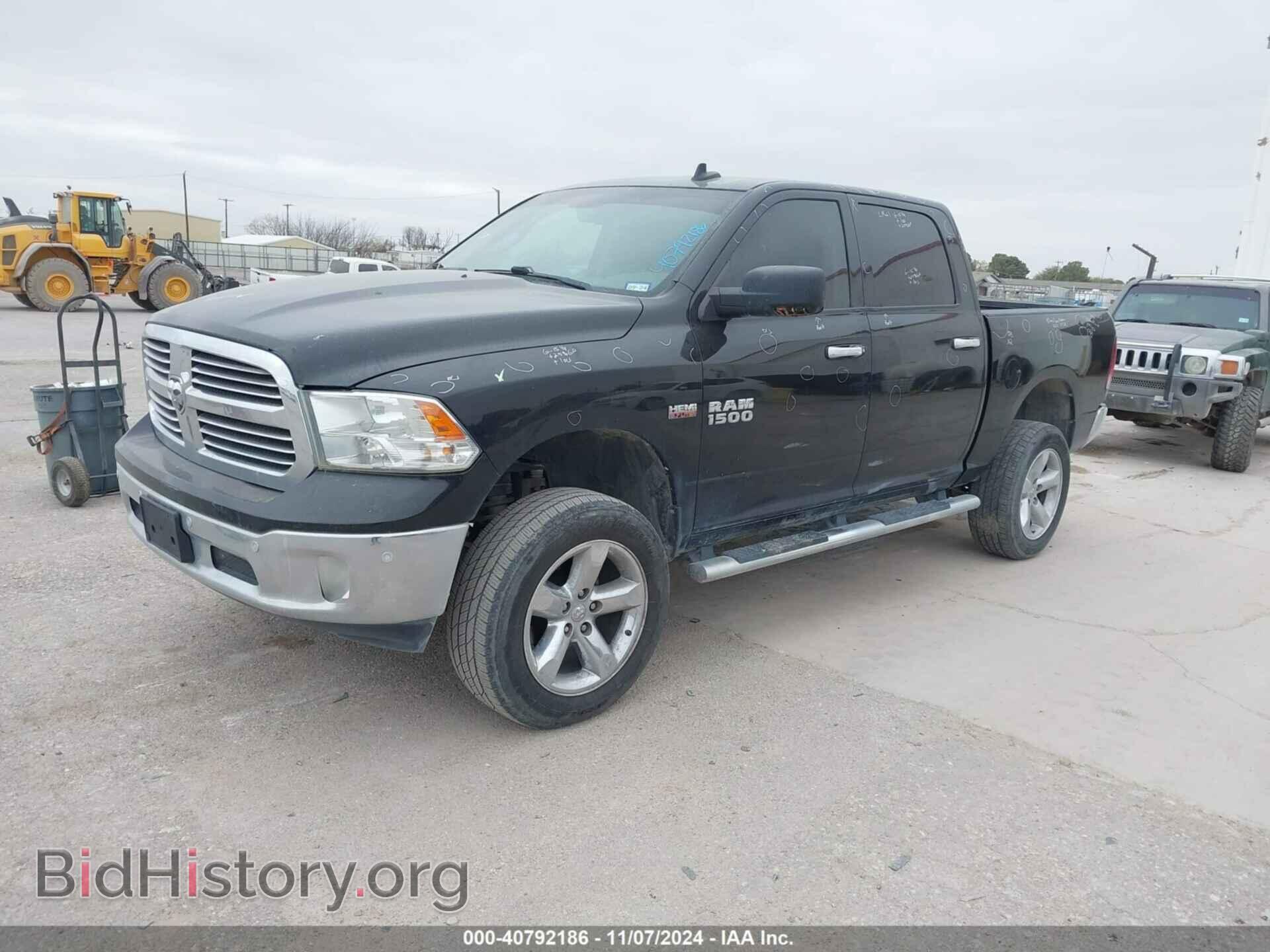 2017 RAM 1500 - VIN: 3C6RR7LT7HG729106 - Фото 2