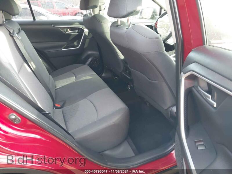 2019 Toyota RAV4 (VIN JTMP1RFV9KD031827) — photo 8 of 17