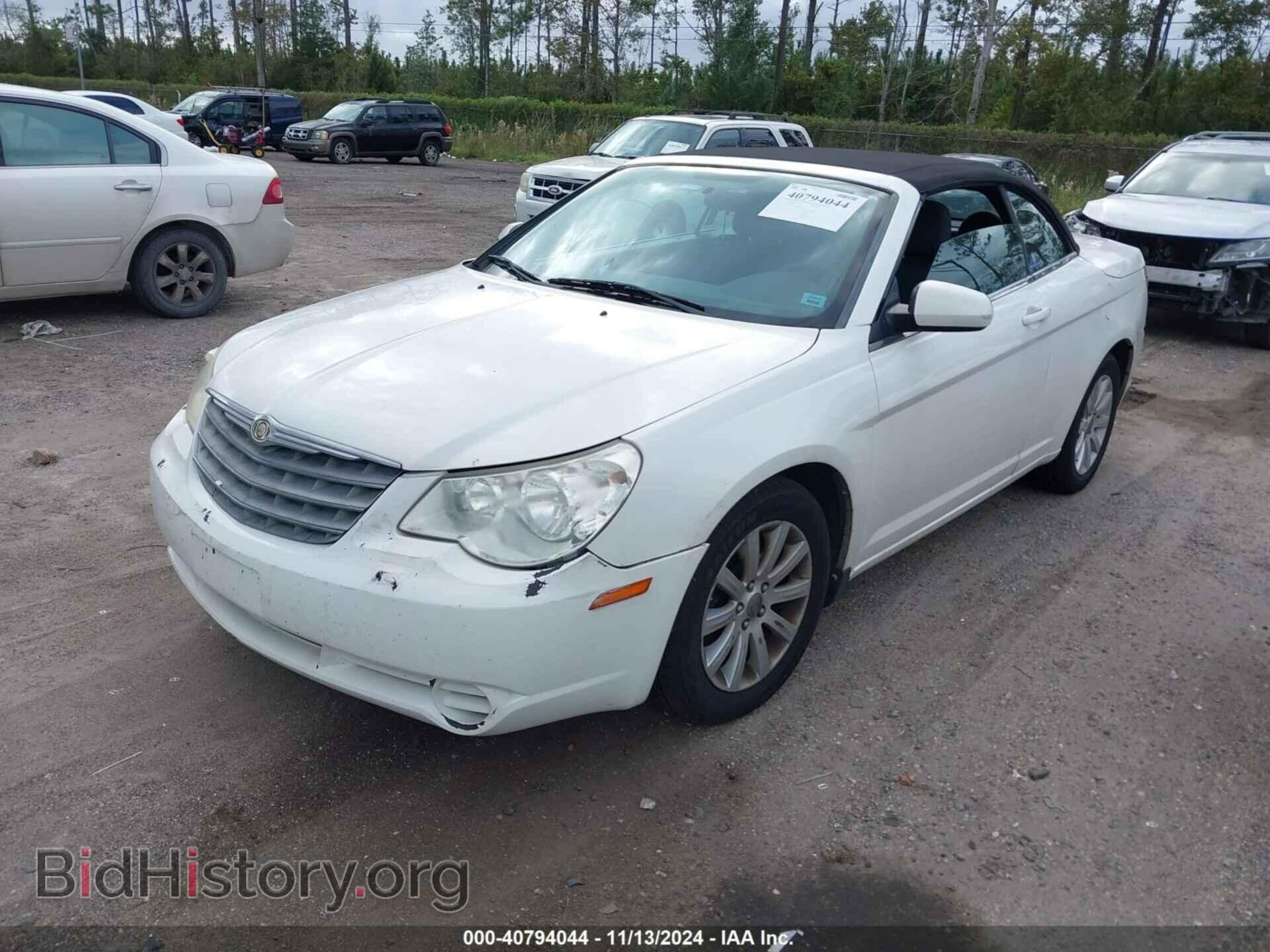 2010 CHRYSLER SEBRING - VIN: 1C3BC5ED6AN219319 - Фото 2