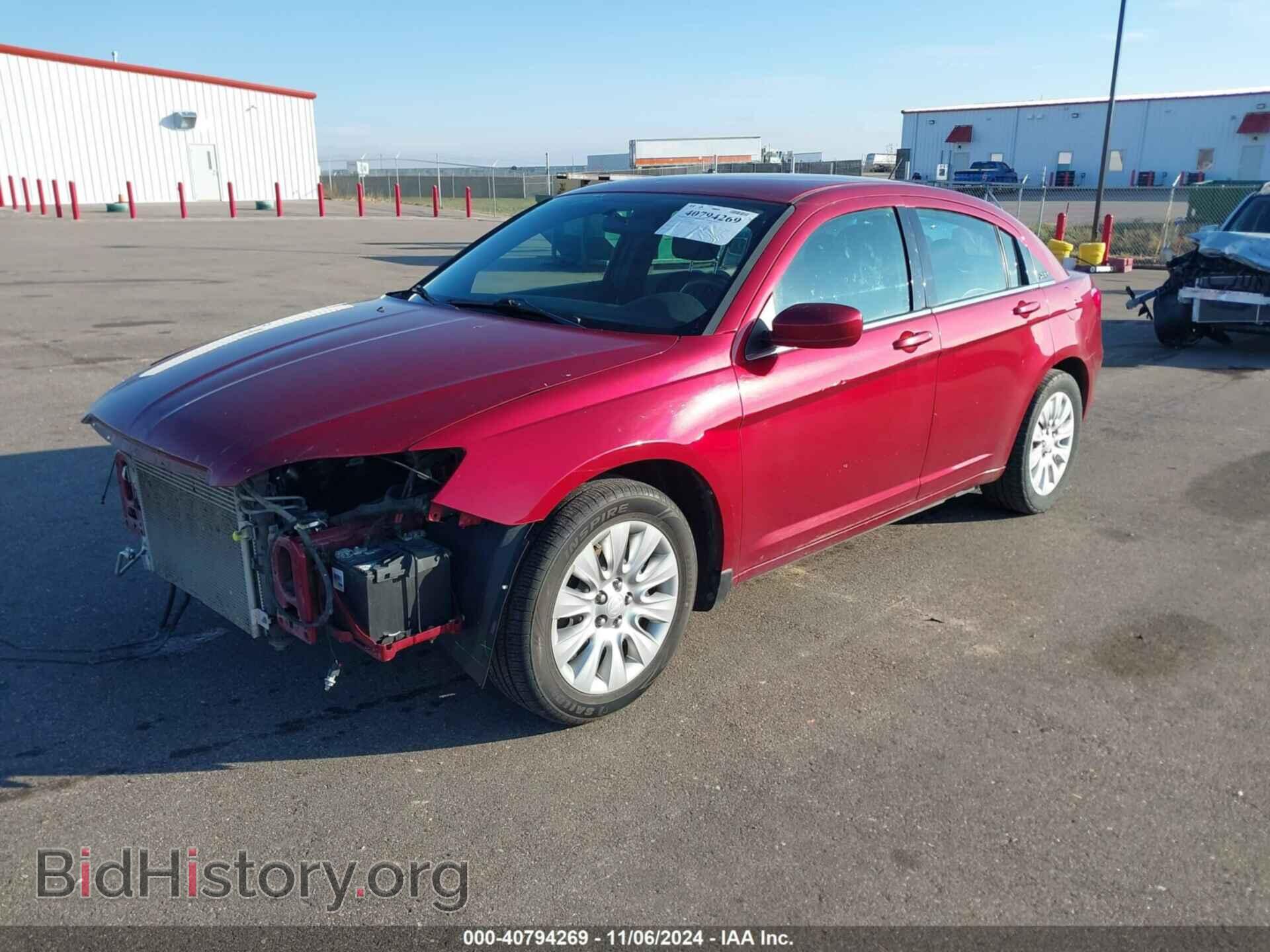 2013 CHRYSLER 200 - VIN: 1C3CCBAG9DN767807 - Фото 2