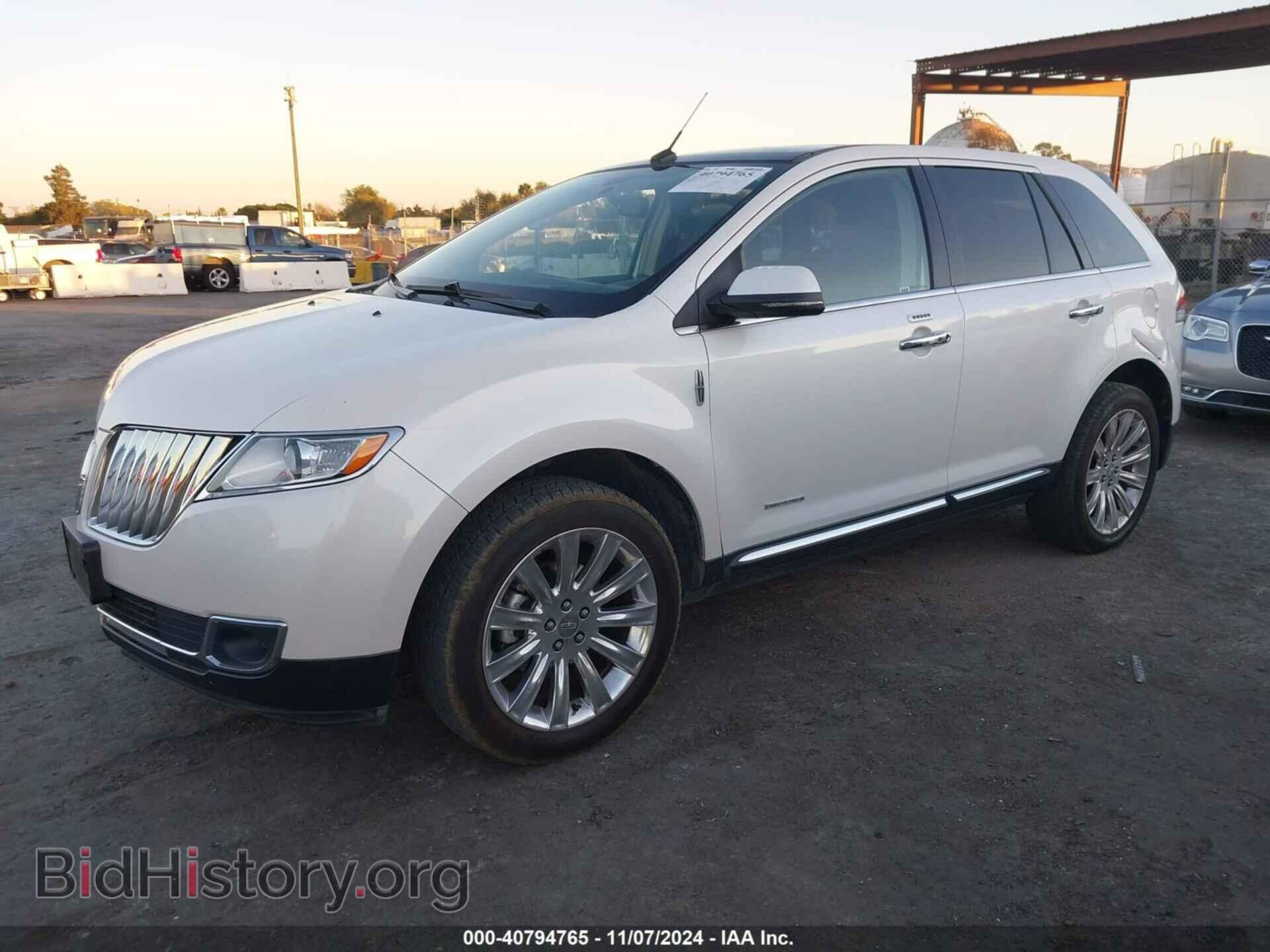 2013 LINCOLN MKX - VIN: 2LMDJ8JK1DBL28819 - Photo 2
