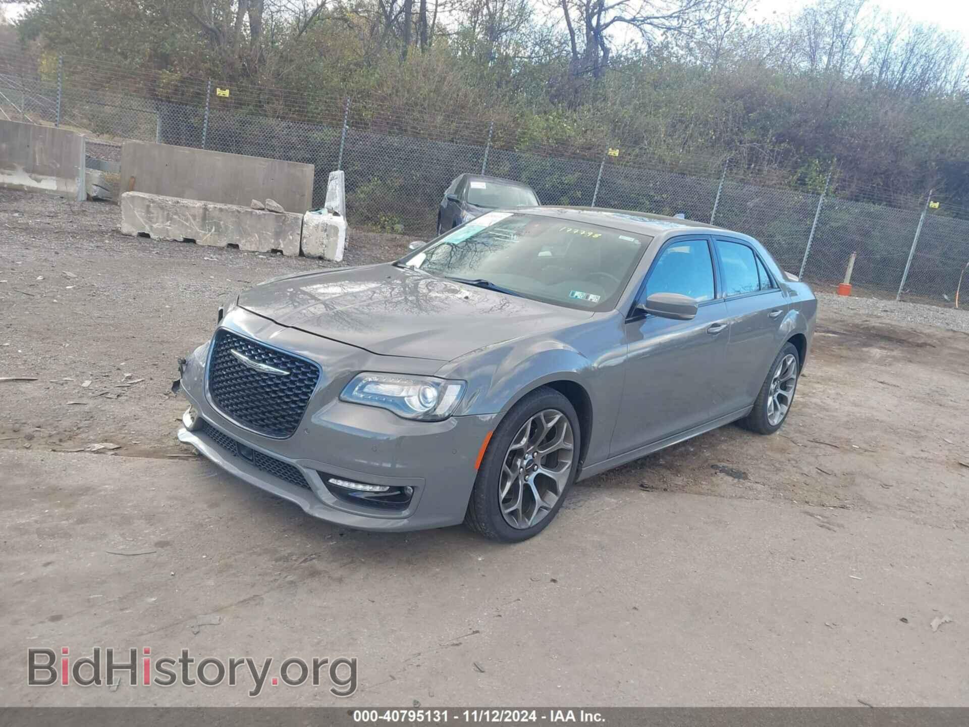 2018 CHRYSLER 300 - VIN: 2C3CCABT6JH177798 - Фото 2