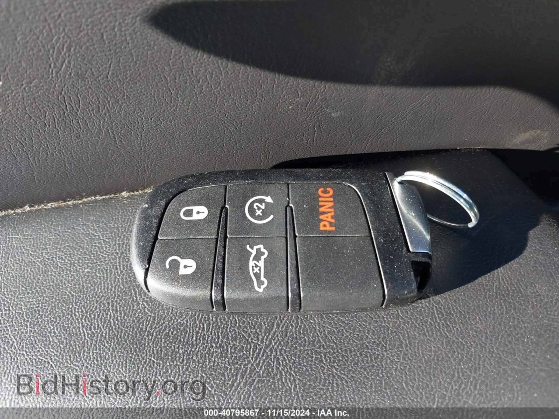 2015 CHRYSLER 200 - VIN: 1C3CCCDG3FN690940 - Фото 11
