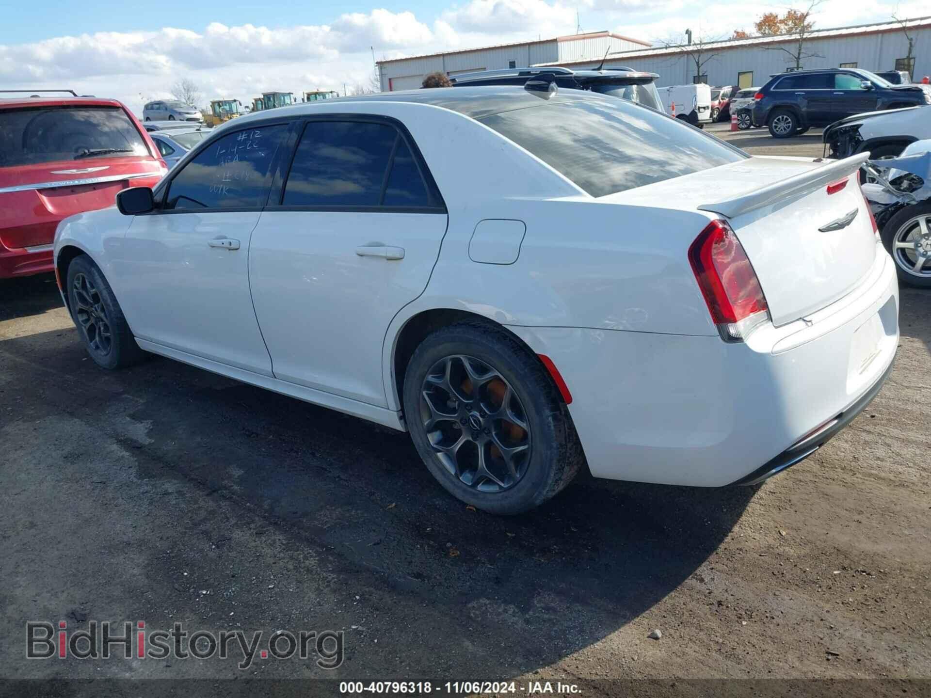 2018 CHRYSLER 300 - VIN: 2C3CCAGG9JH165642 - Фото 3