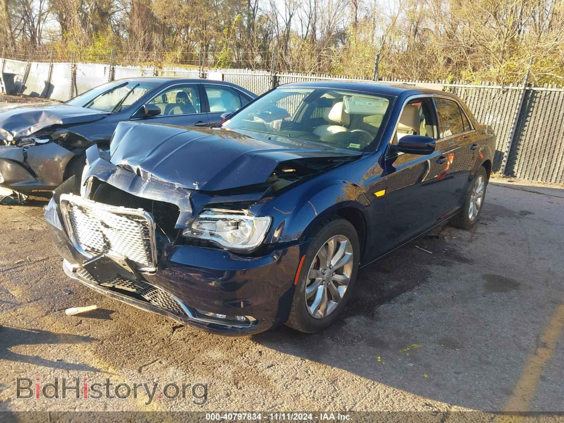 2015 CHRYSLER 300 - VIN: 2C3CCARG6FH808467 - Фото 2