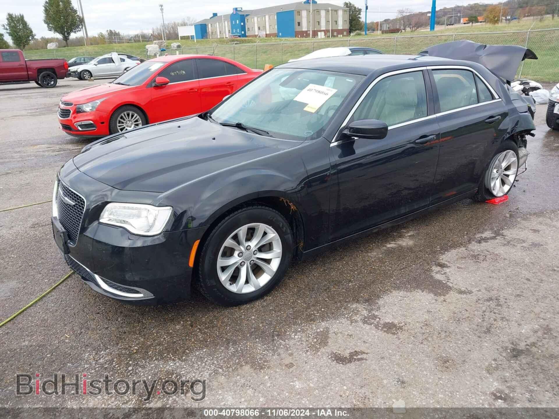 2015 CHRYSLER 300 - VIN: 2C3CCAAG7FH742846 - Фото 2