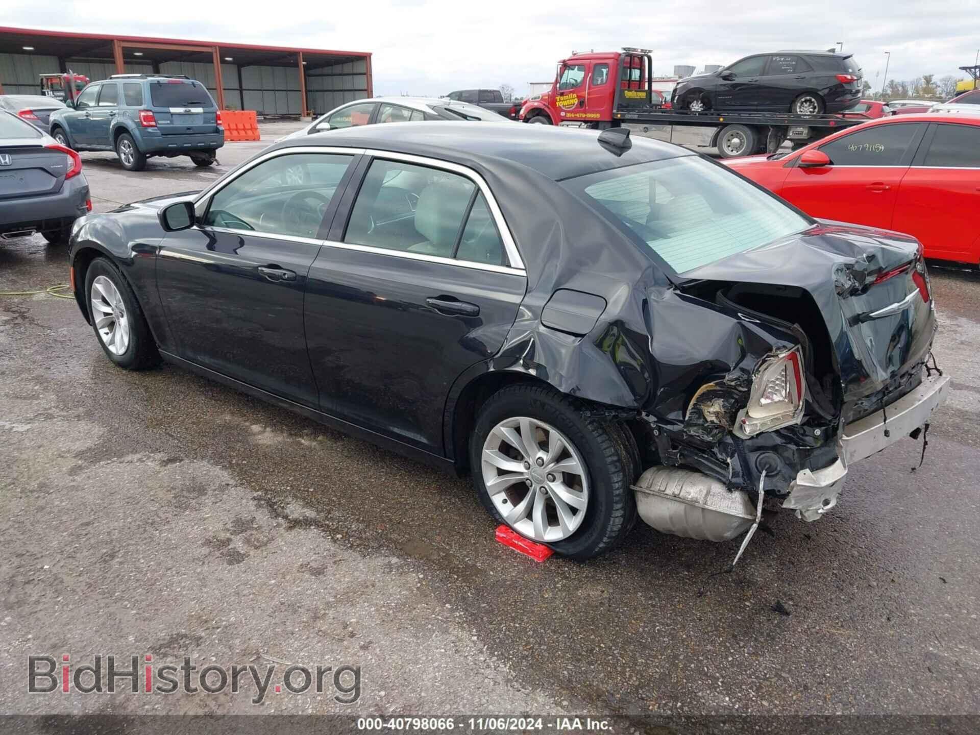 2015 CHRYSLER 300 - VIN: 2C3CCAAG7FH742846 - Фото 3