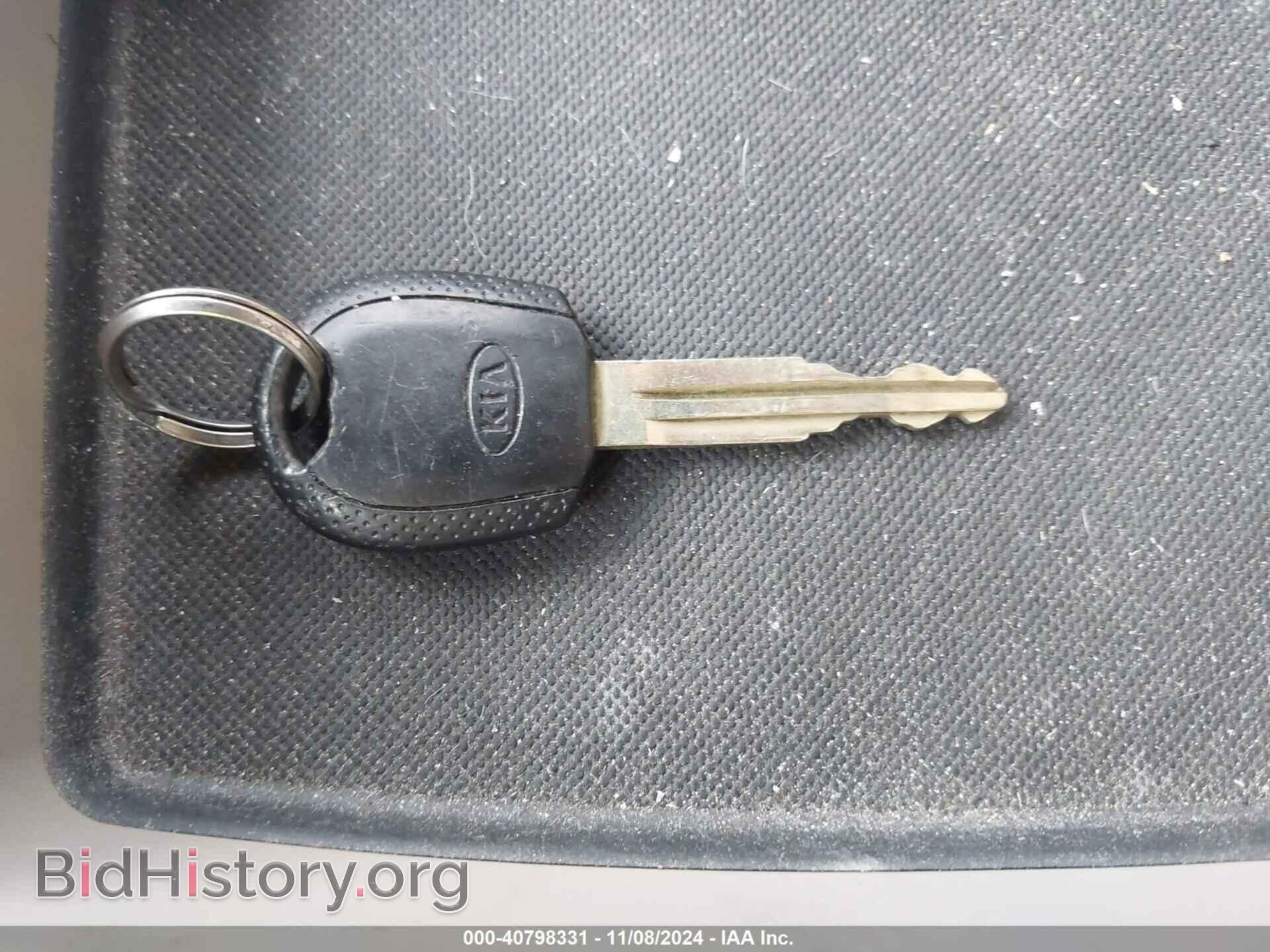 2005 KIA SORENTO - VIN: KNDJD733955339177 - Фото 11