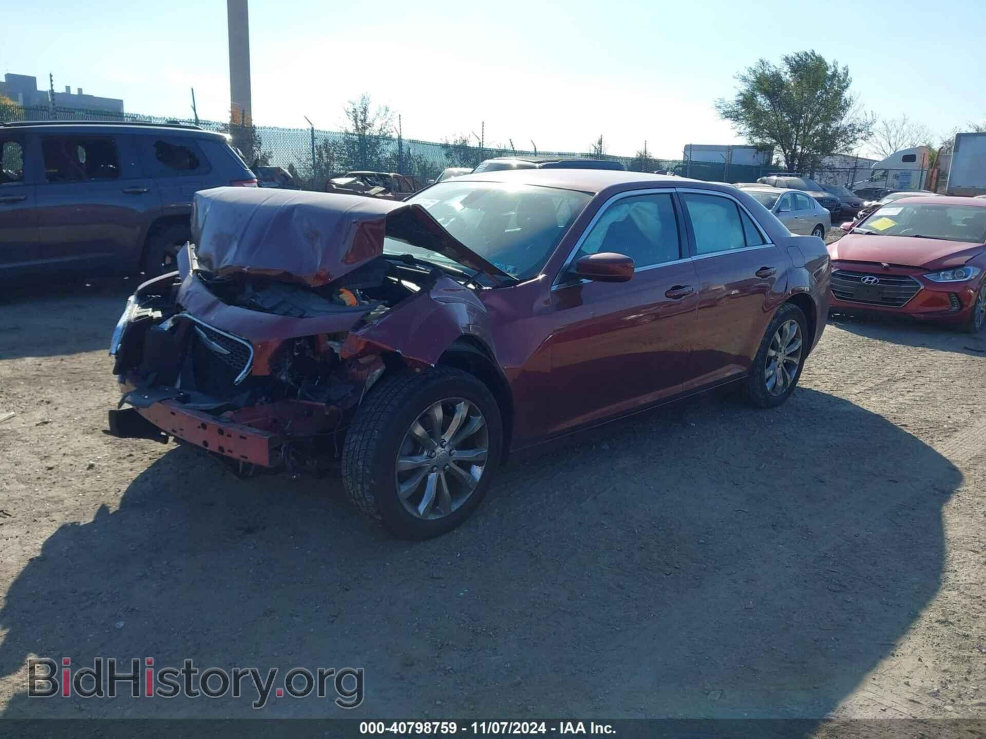 2015 CHRYSLER 300 - VIN: 2C3CCARG1FH808988 - Фото 2