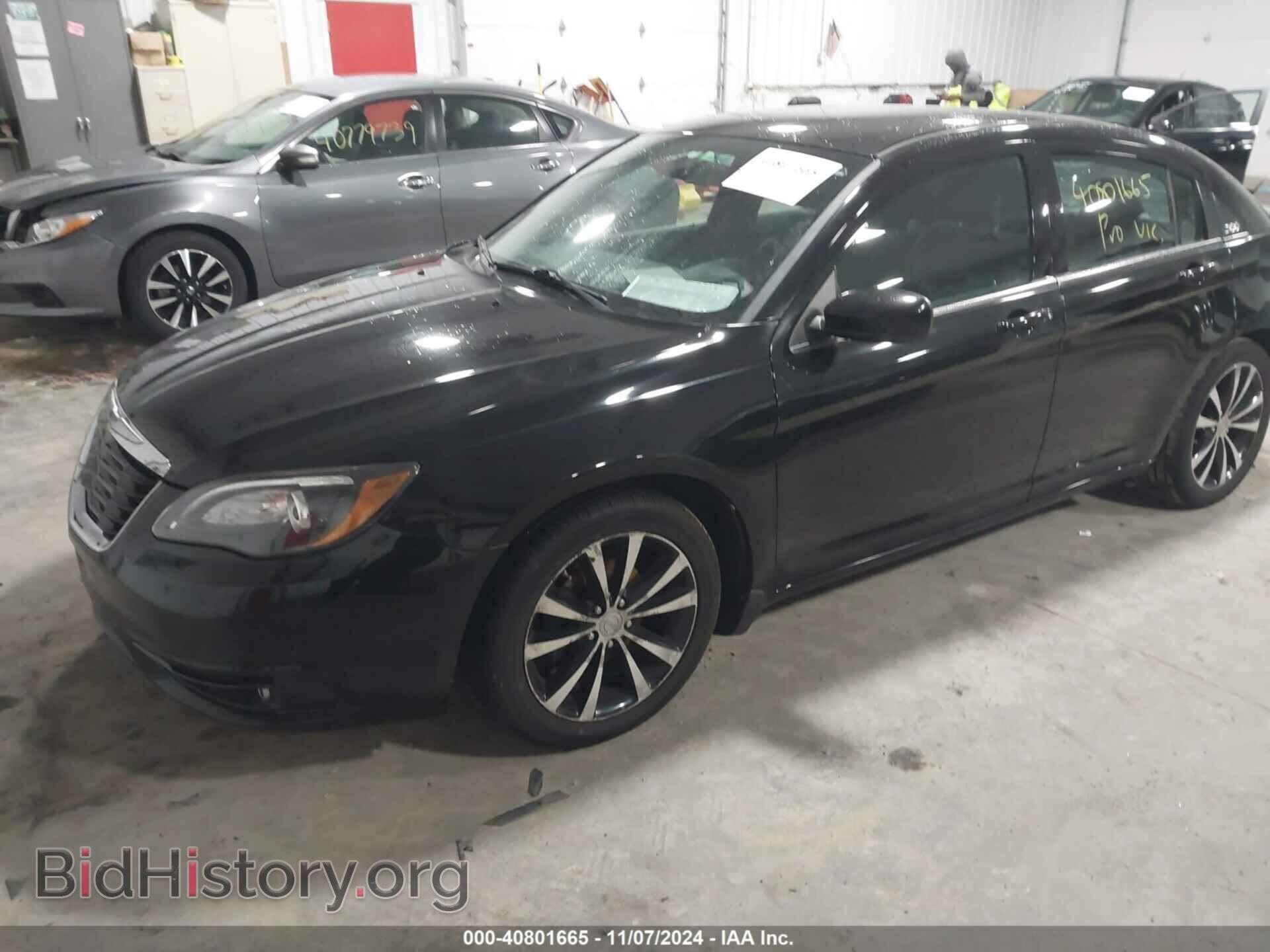 2013 CHRYSLER 200 - VIN: 1C3CCBCG5DN743789 - Фото 2