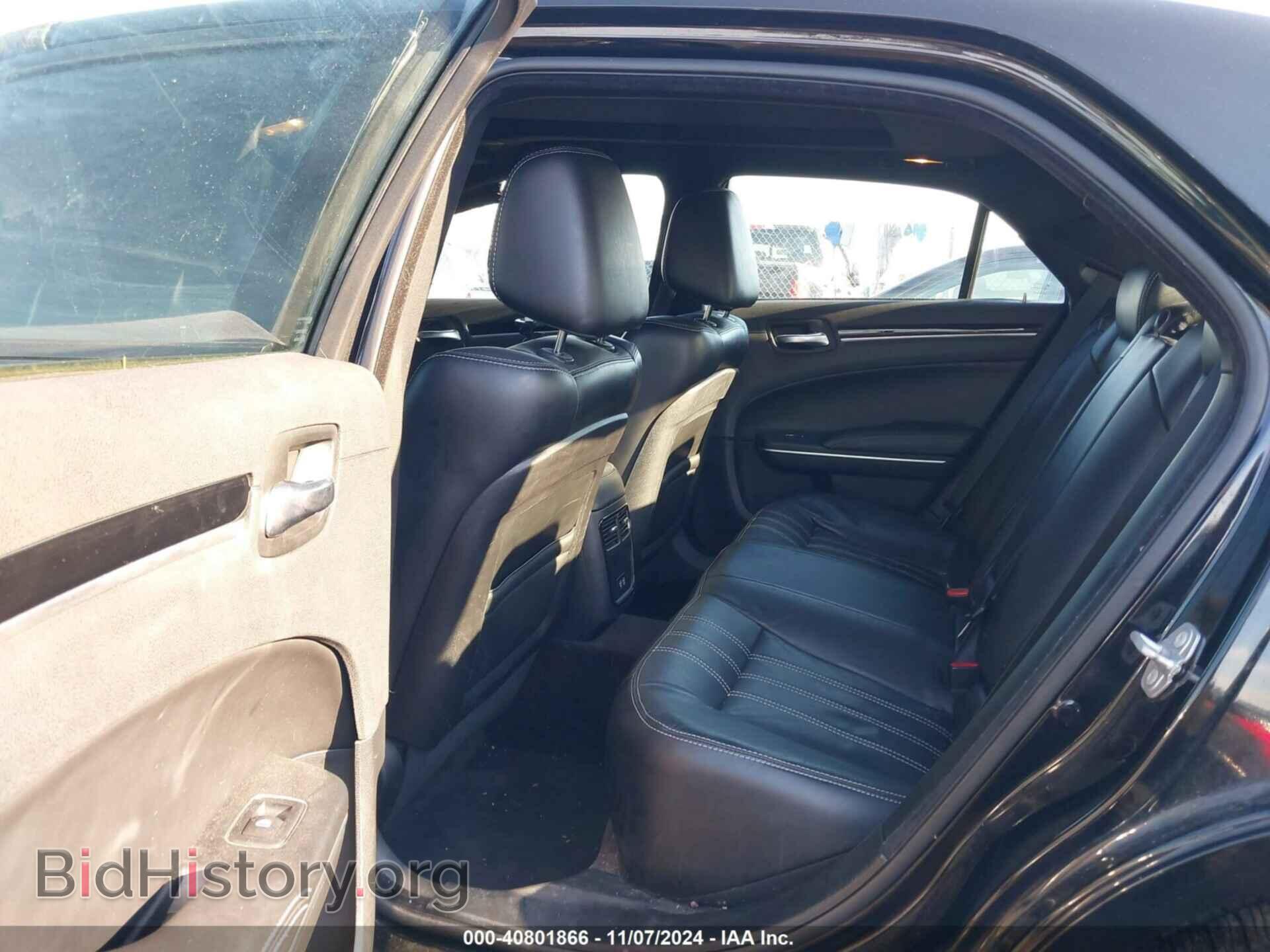 2018 CHRYSLER 300 - VIN: 2C3CCAGG3JH241050 - Фото 8