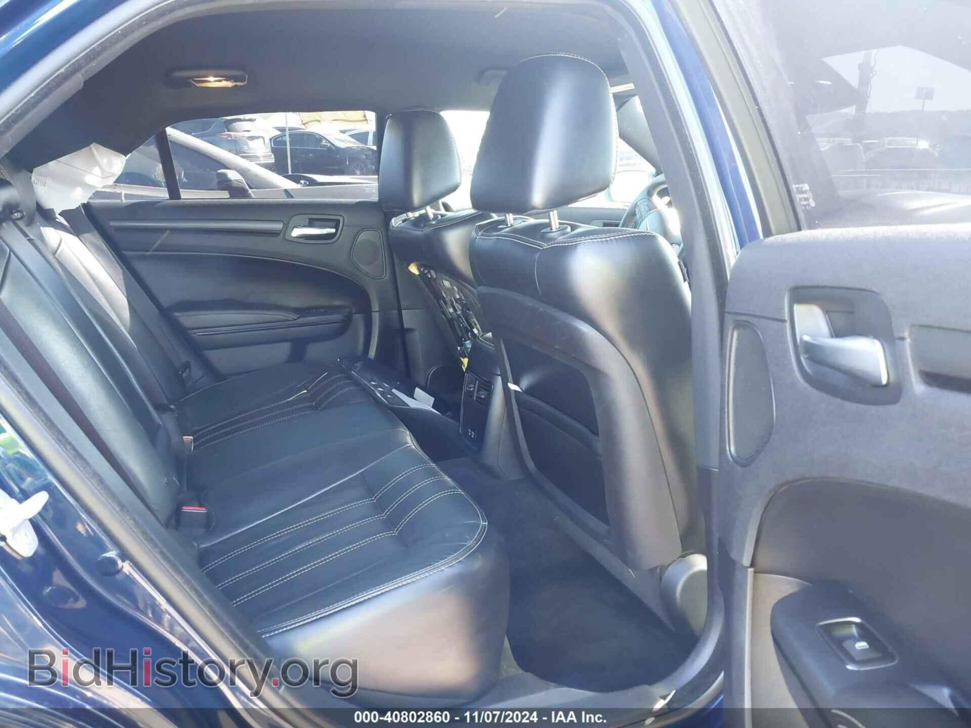 2016 CHRYSLER 300 - VIN: 2C3CCABG7GH144837 - Фото 8