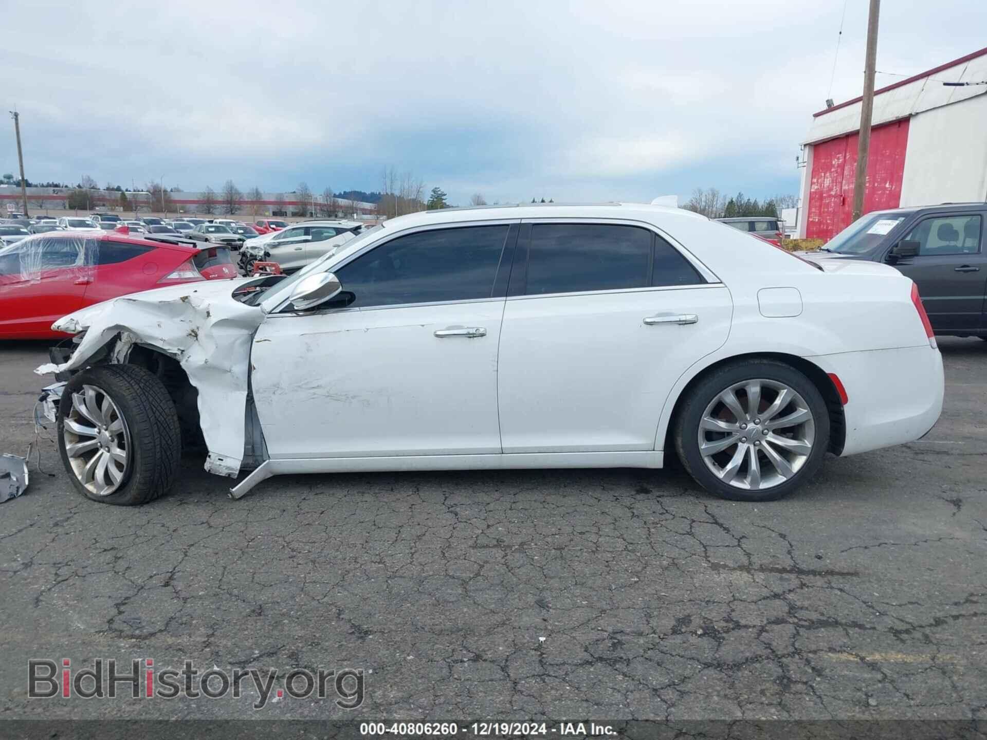 2019 CHRYSLER 300 - VIN: 2C3CCAEG0KH609589 - Фото 14
