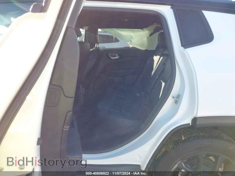 2024 Jeep COMPASS (VIN 3C4NJDBN1RT152176) — фото 8 из 17