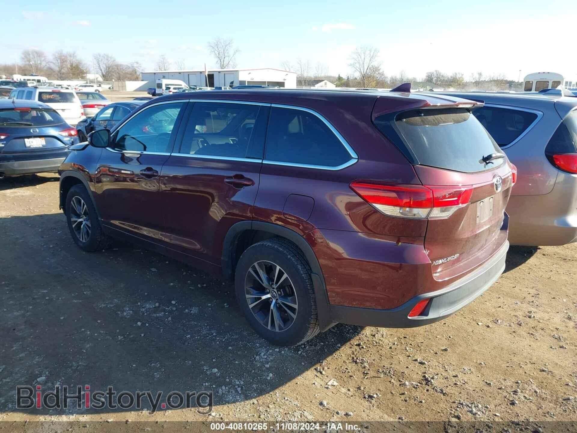 2018 TOYOTA HIGHLANDER - VIN: 5TDBZRFH9JS841877 - Фото 3