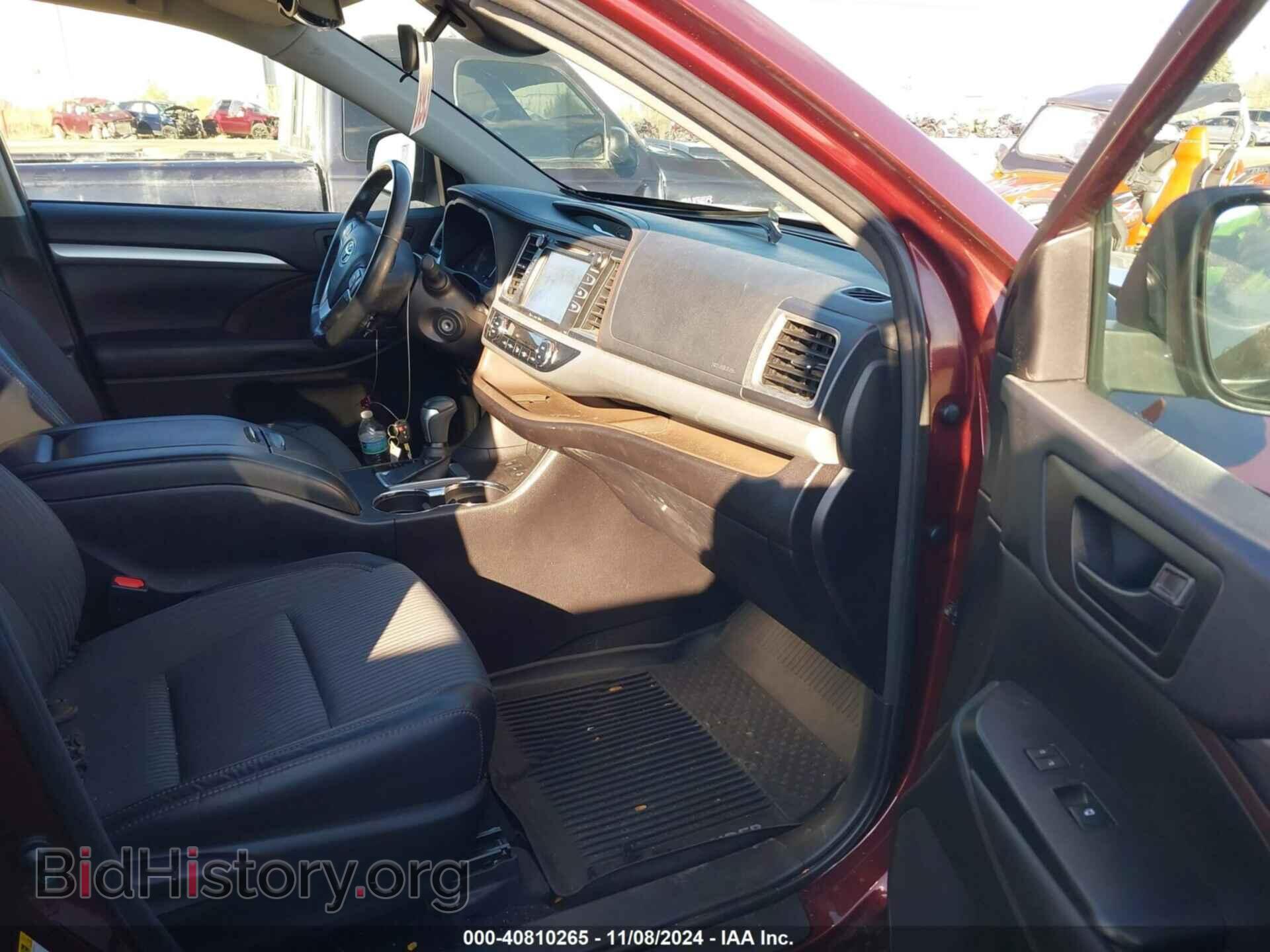 2018 TOYOTA HIGHLANDER - VIN: 5TDBZRFH9JS841877 - Фото 5