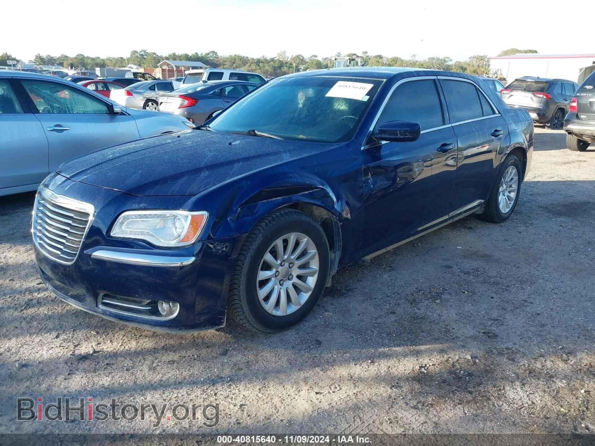 2013 CHRYSLER 300 - VIN: 2C3CCAAG9DH572910 - Фото 2