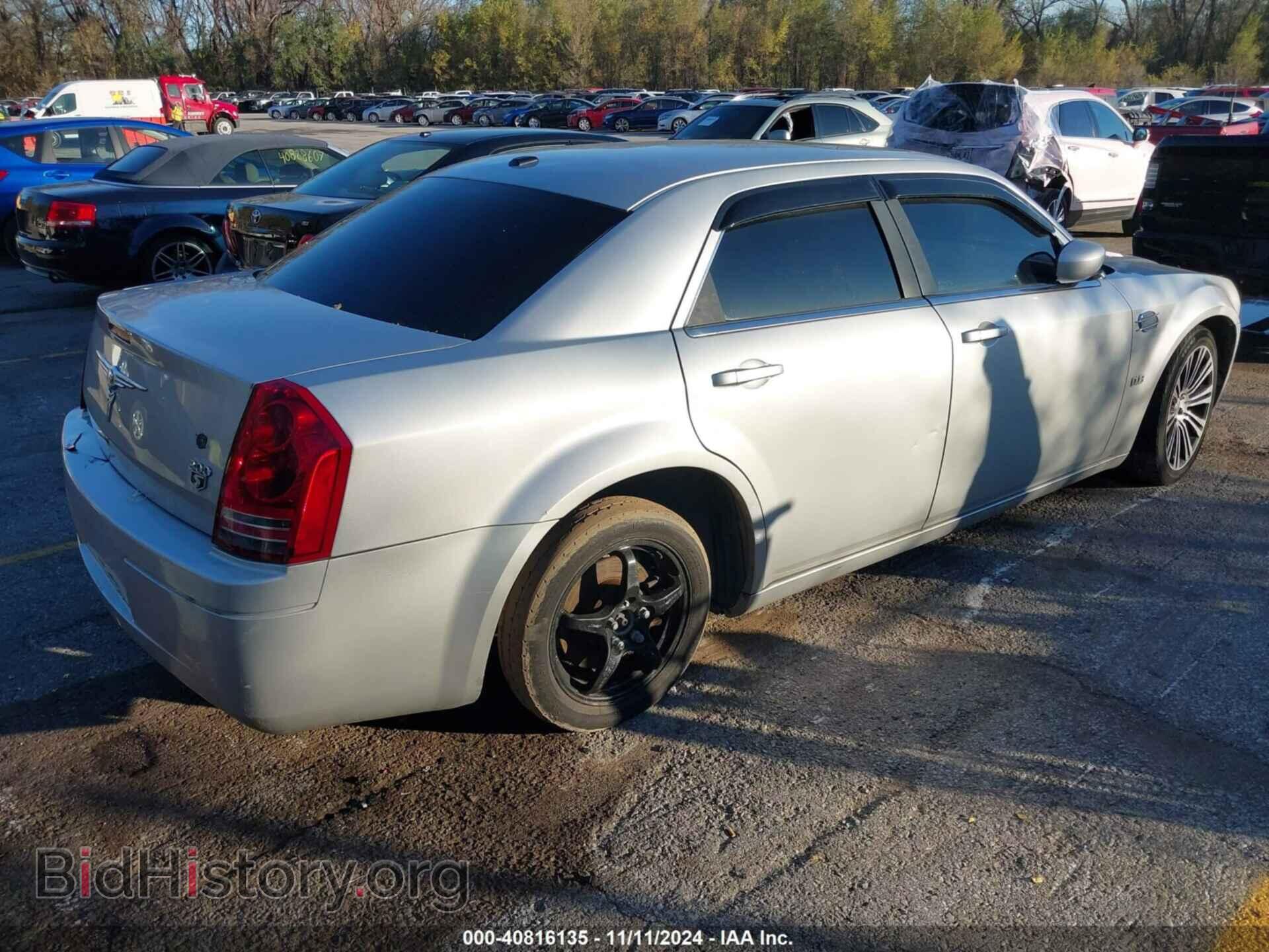 2010 CHRYSLER 300 - VIN: 2C3CA2CV5AH328237 - Фото 4