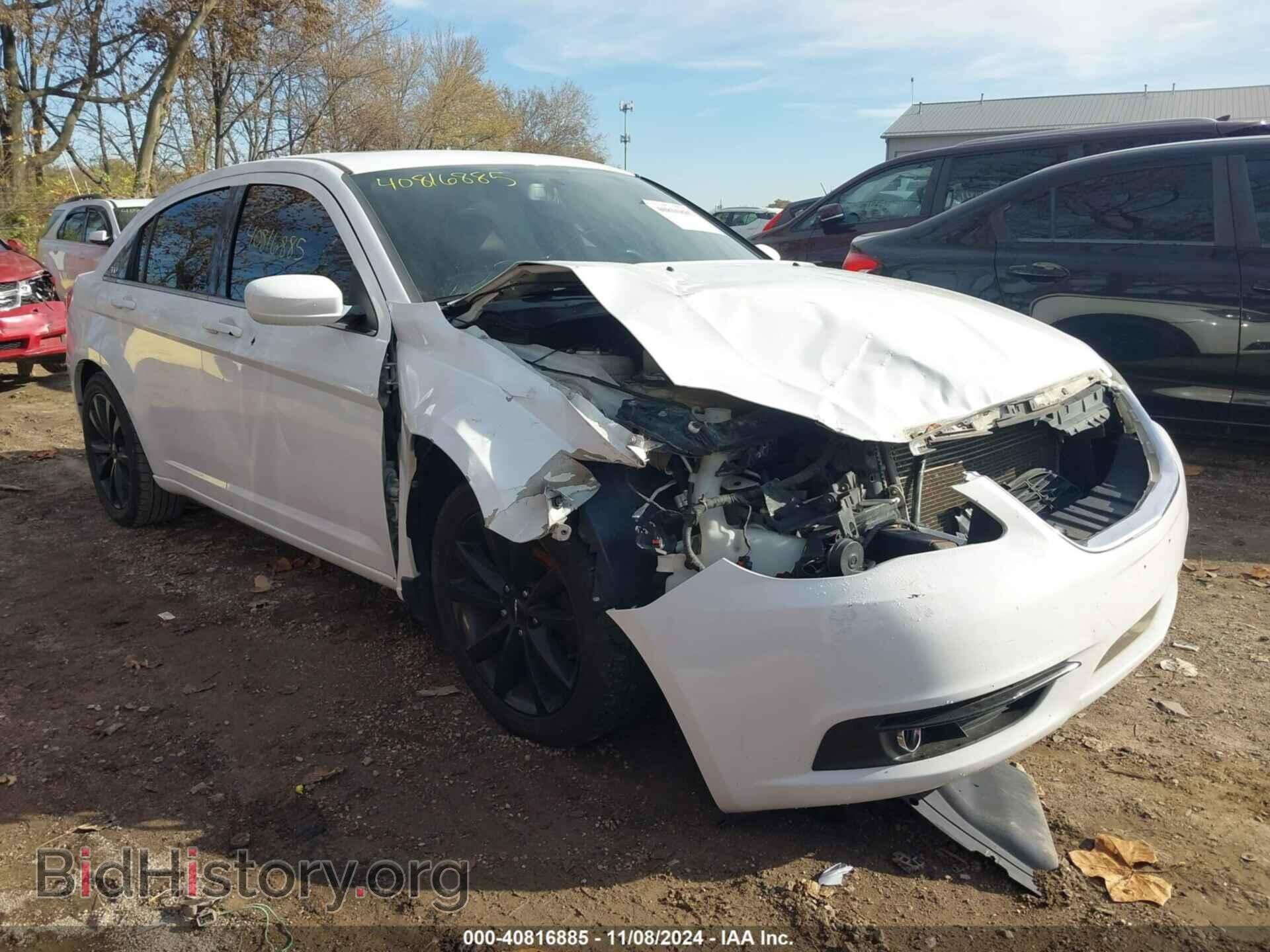 Photo 1C3BC8FG8BN574861 - CHRYSLER 200 2011