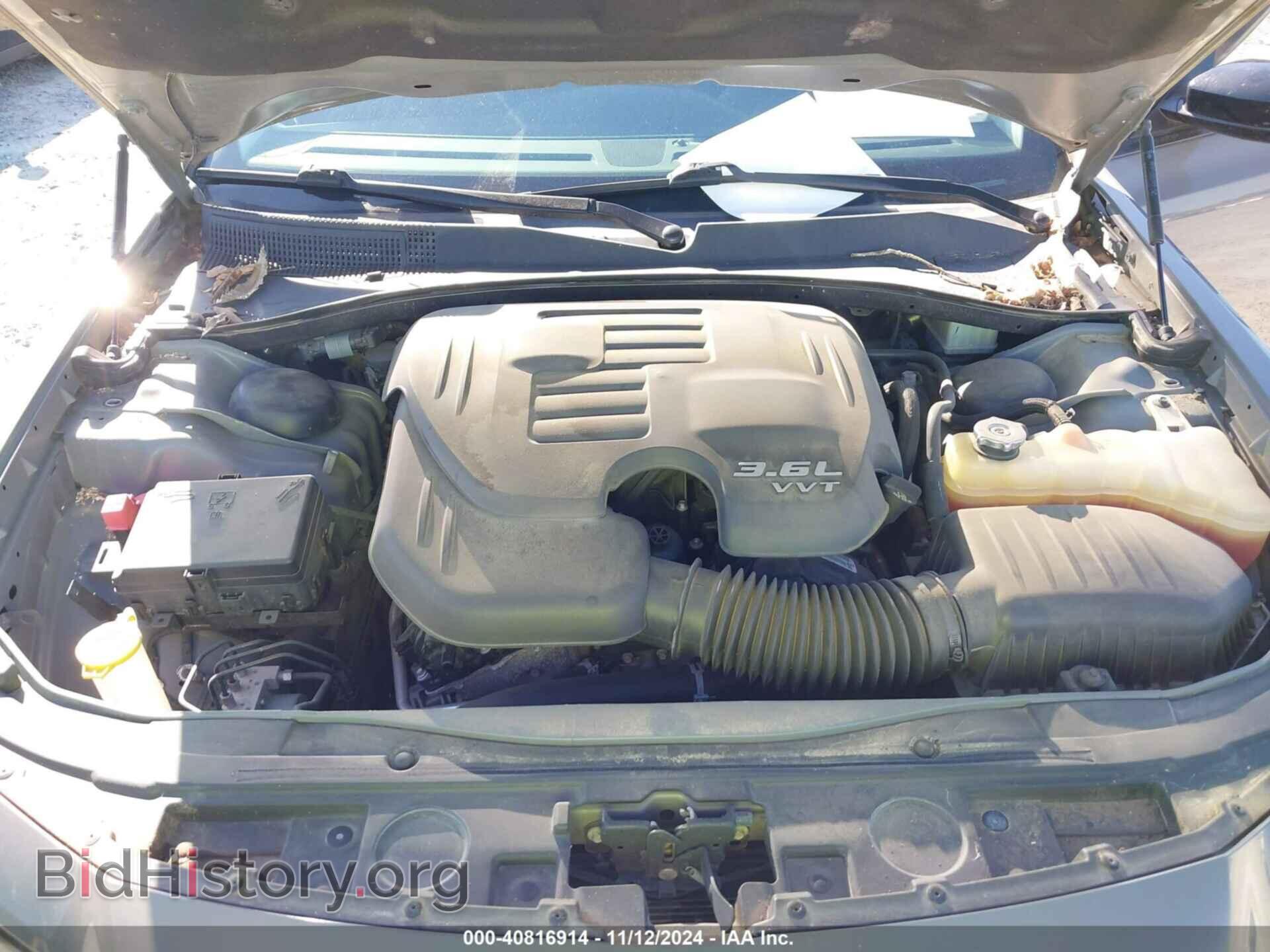 2018 CHRYSLER 300 - VIN: 2C3CCAAG6JH331947 - Фото 10