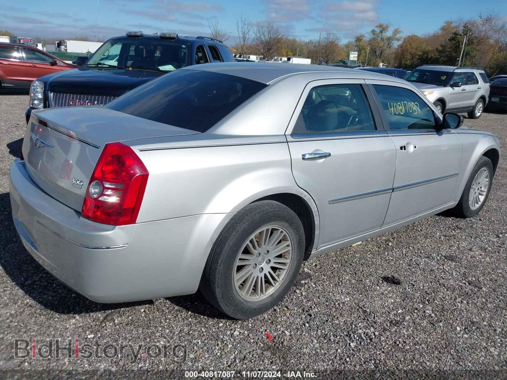 2010 CHRYSLER 300 - VIN: 2C3CA4CD3AH149780 - Фото 4