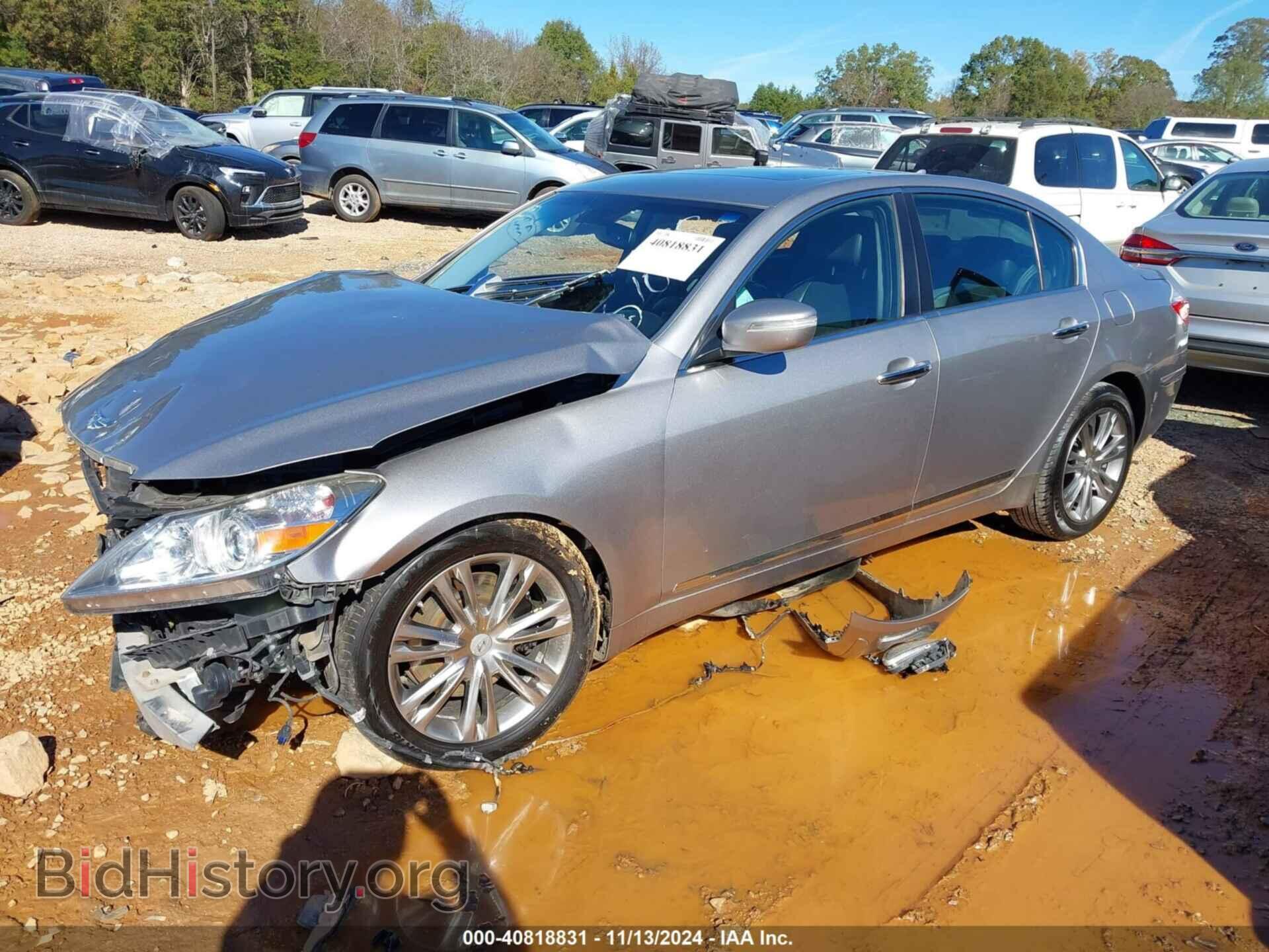 2011 HYUNDAI GENESIS - VIN: KMHGC4DF5BU138832 - Фото 2