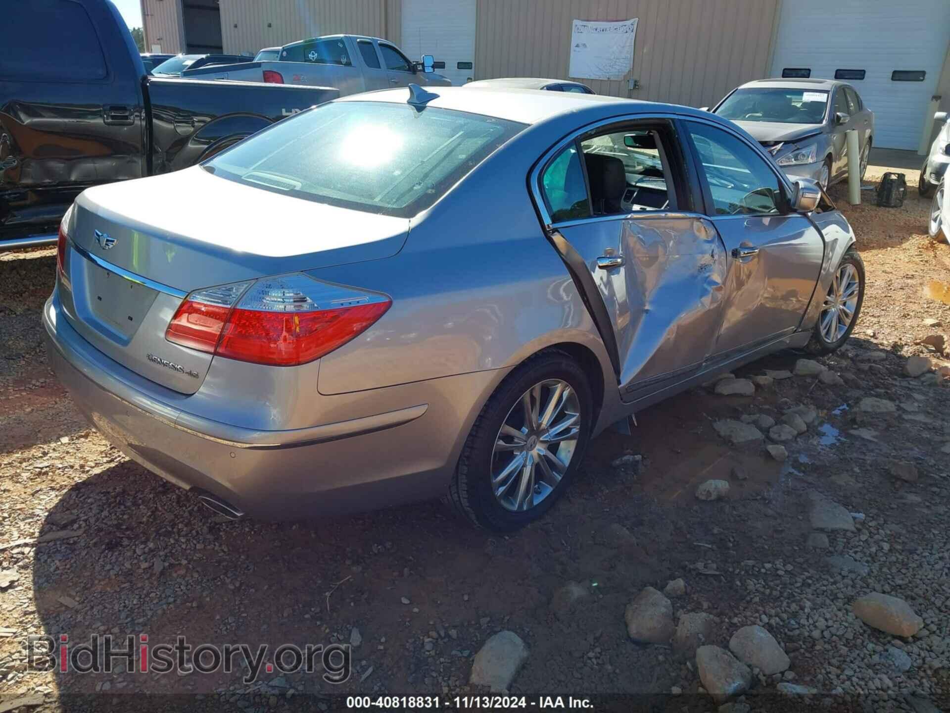 2011 HYUNDAI GENESIS - VIN: KMHGC4DF5BU138832 - Фото 4