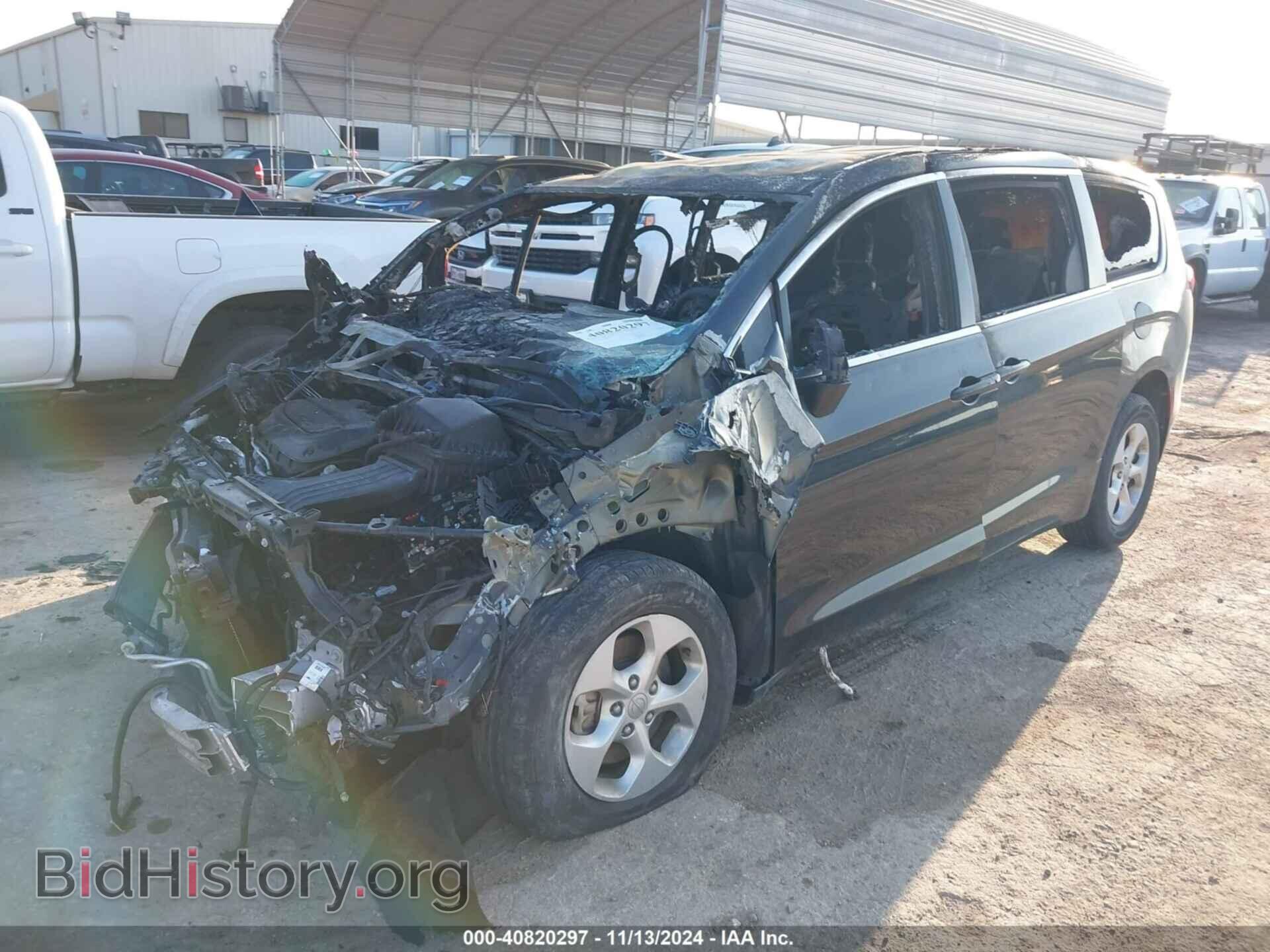 2017 CHRYSLER PACIFICA - VIN: 2C4RC1CGXHR633751 - Photo 2