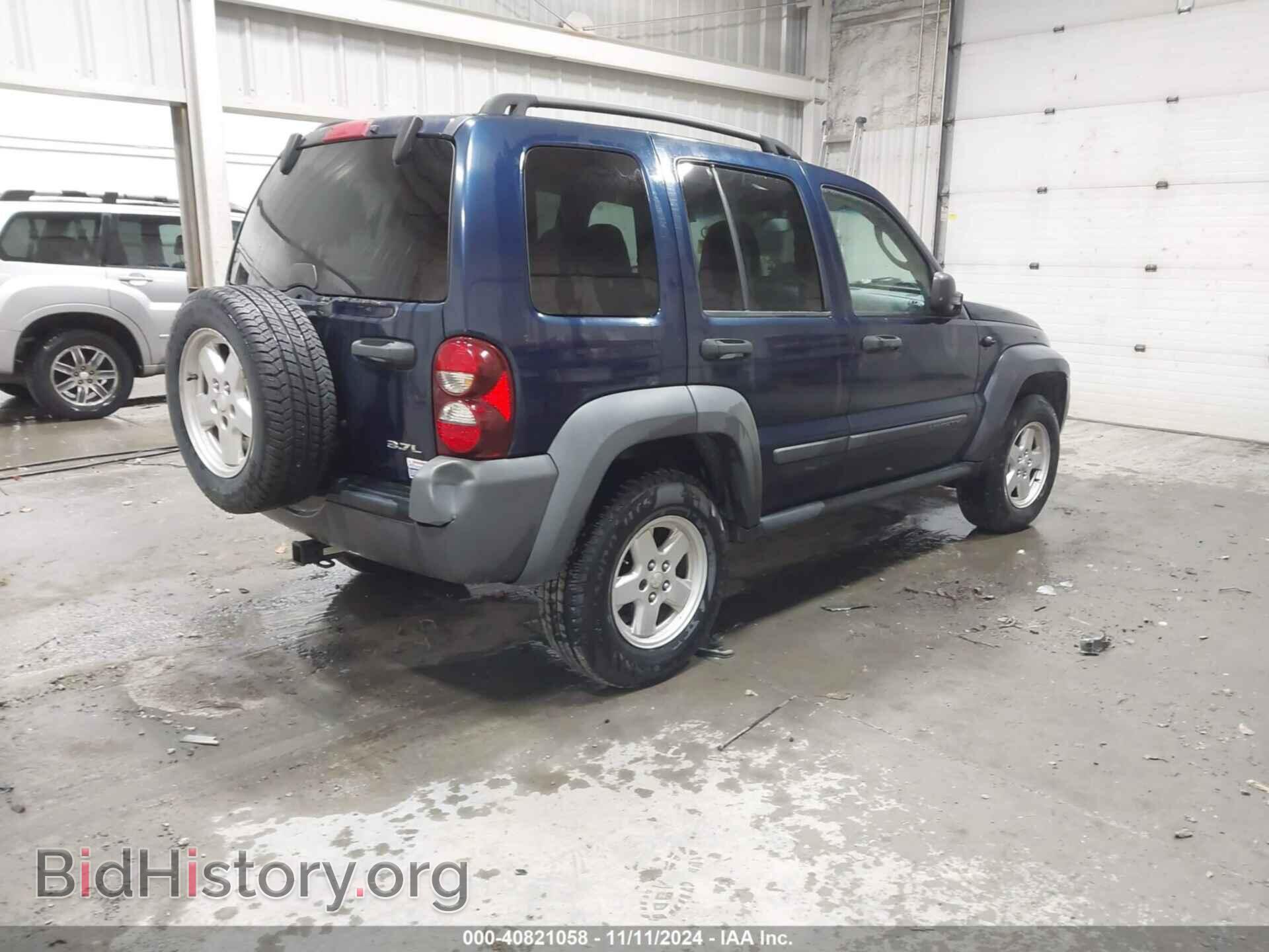 2007 JEEP LIBERTY - VIN: 1J4GL48K27W633006 - Фото 4