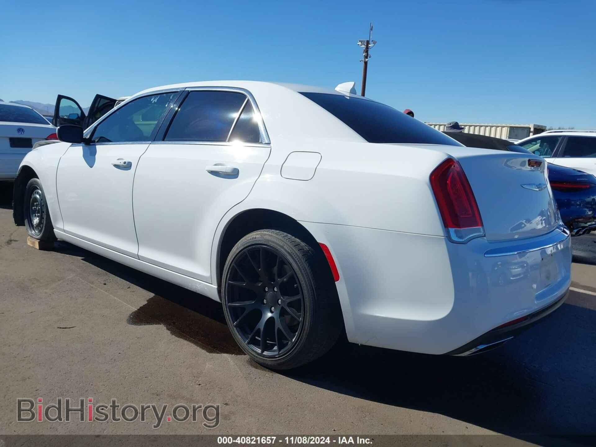 2017 CHRYSLER 300 - VIN: 2C3CCAAGXHH609985 - Фото 3