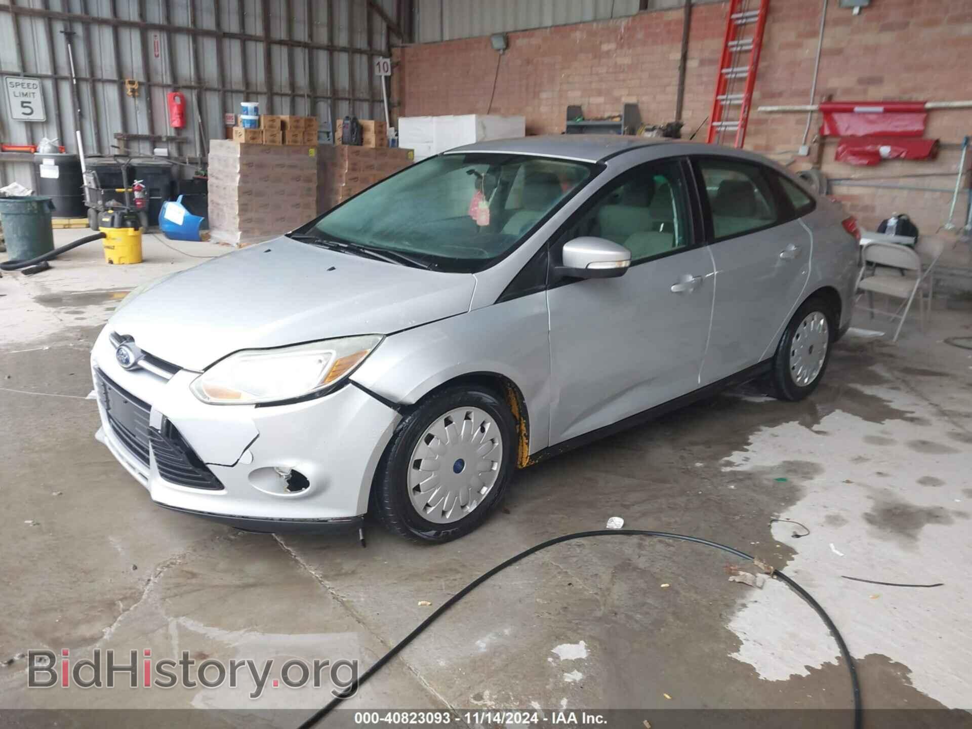 2013 FORD FOCUS - VIN: 1FADP3F23DL111899 - Фото 2