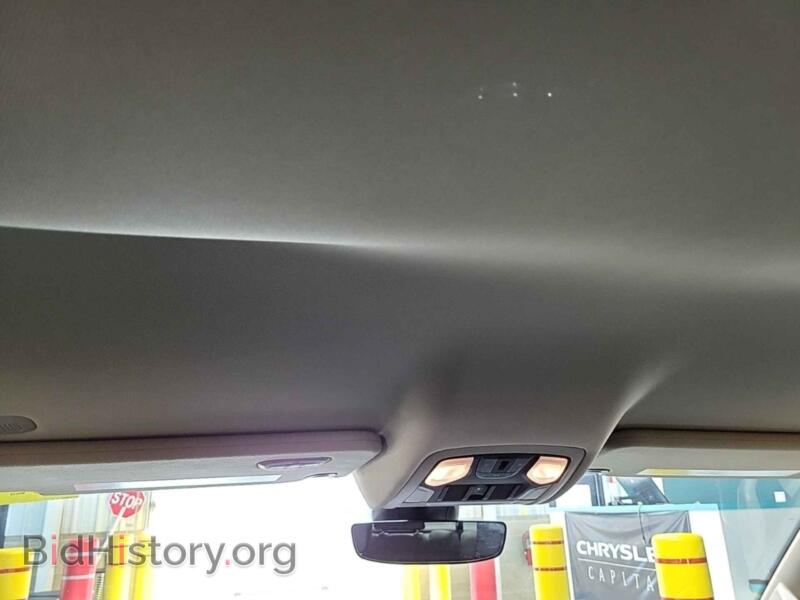 2020 RAM 1500 (VIN 1C6SRFFT7LN338805) — photo 10 of 24