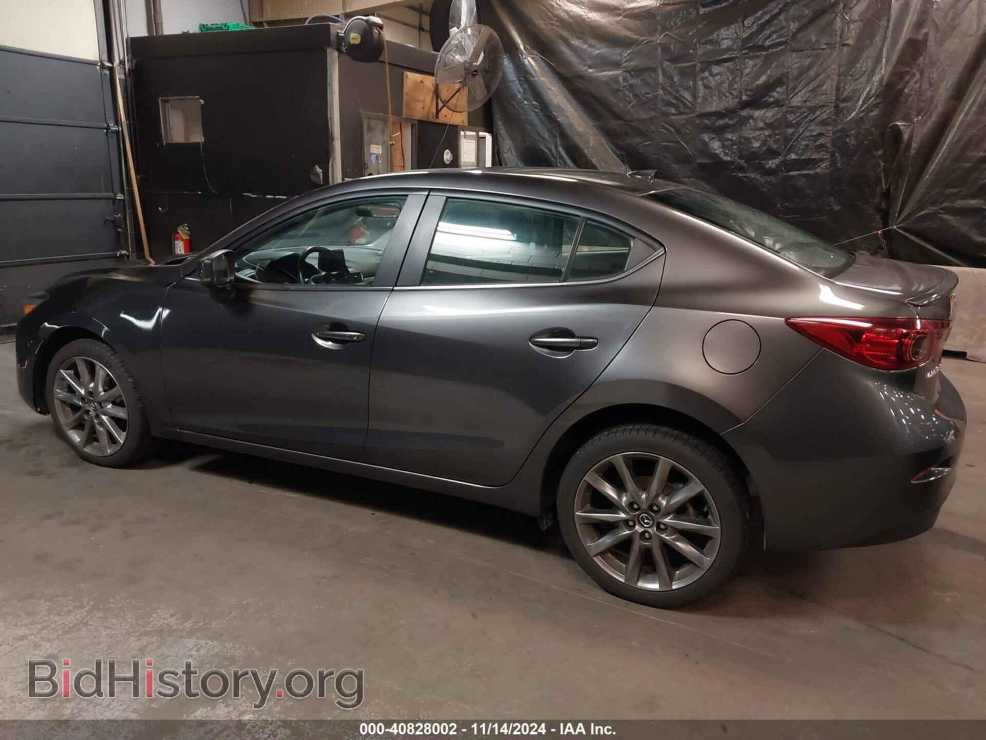 2018 MAZDA MAZDA3 - VIN: 3MZBN1V33JM215936 - Фото 3