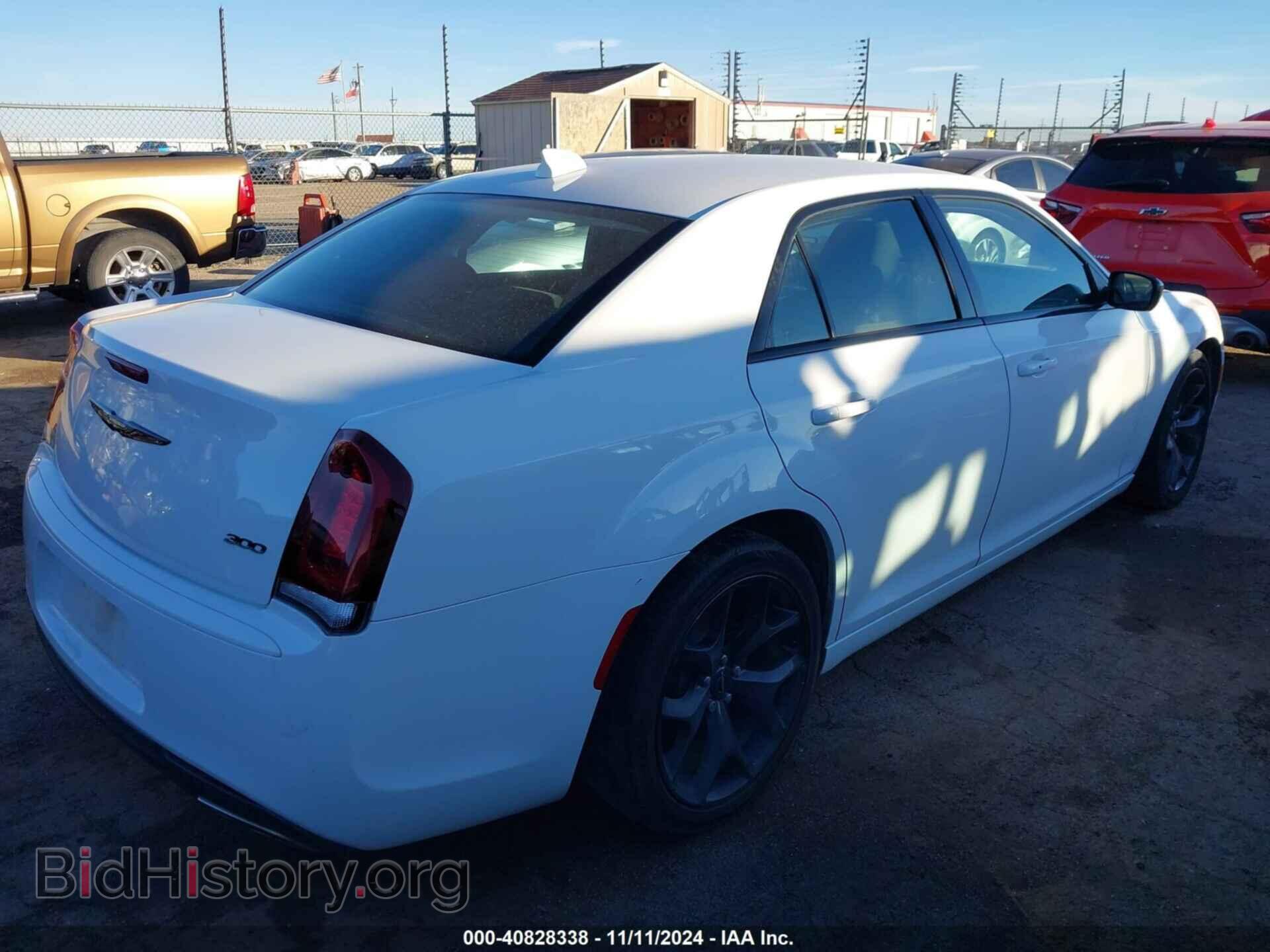 2021 CHRYSLER 300 - VIN: 2C3CCAAG3MH505137 - Фото 4