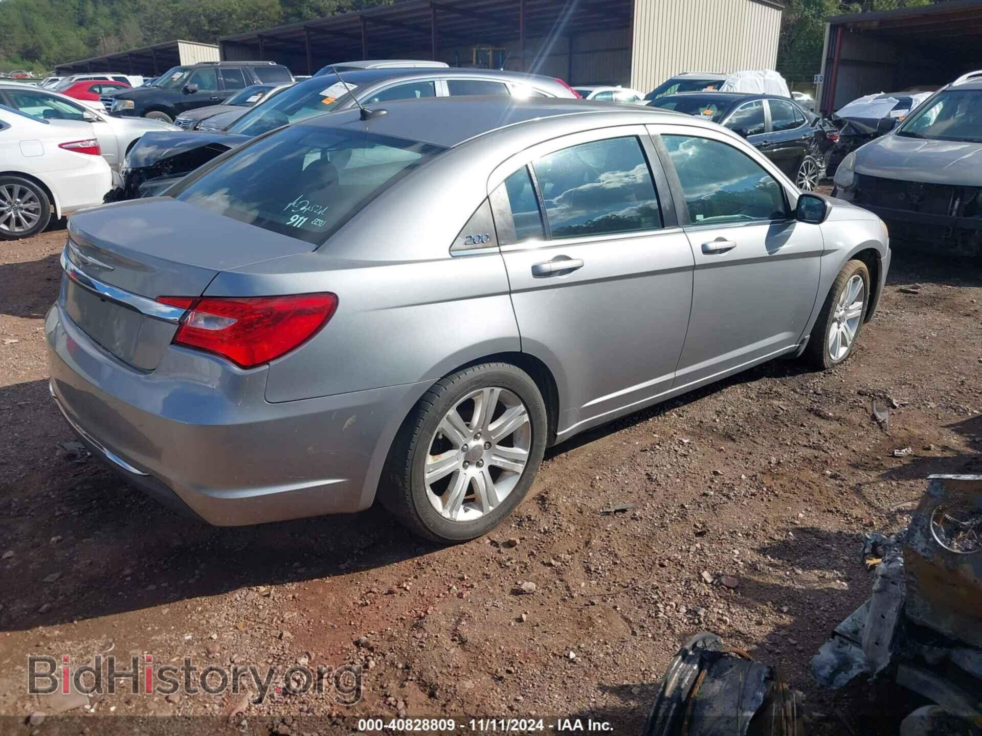 2013 CHRYSLER 200 - VIN: 1C3CCBAB7DN698040 - Фото 4